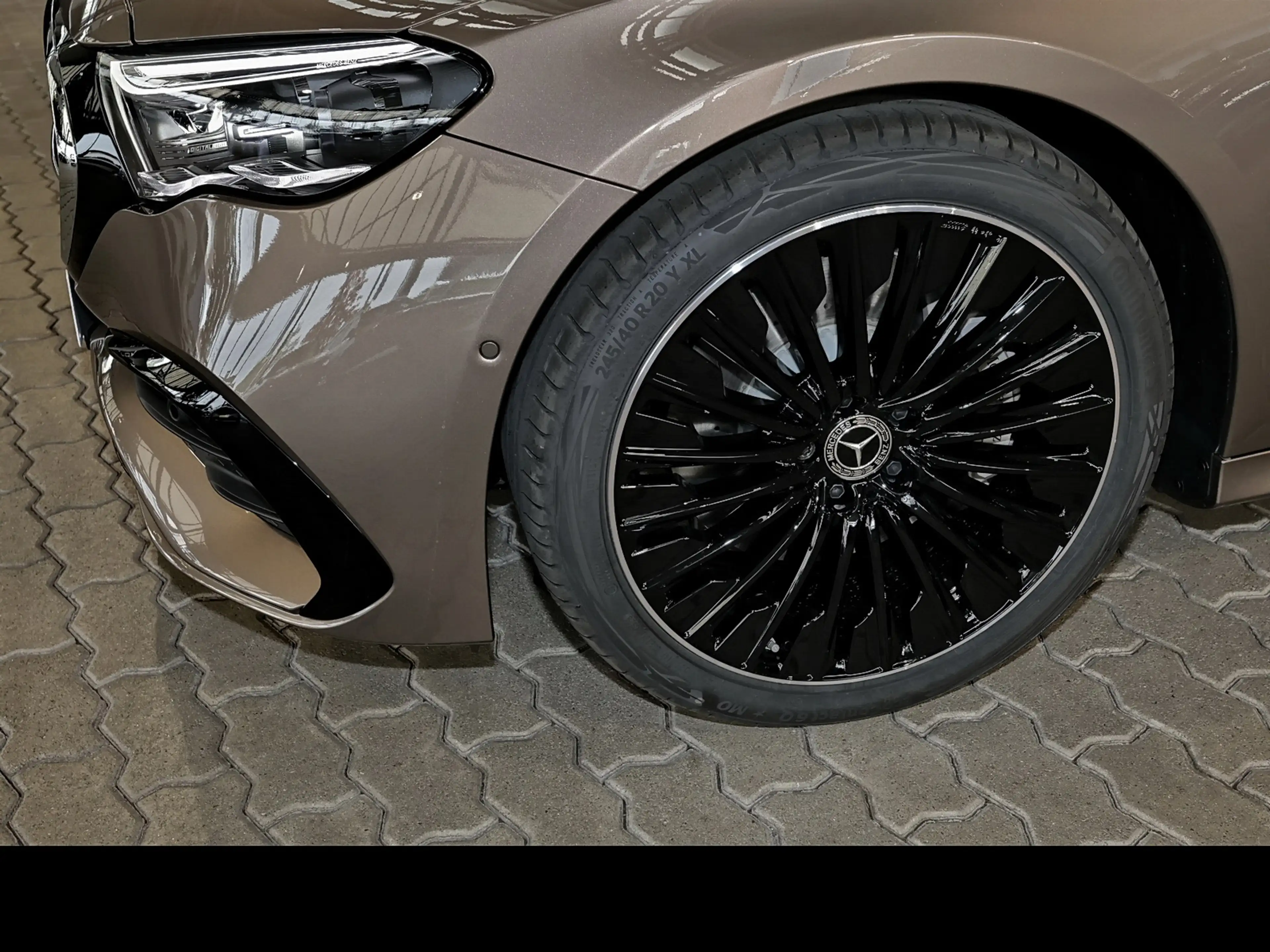 Mercedes-Benz E 220 d T AMG MBUX+360°+DIG-LED+Pano+AHK+Distron — photo 3