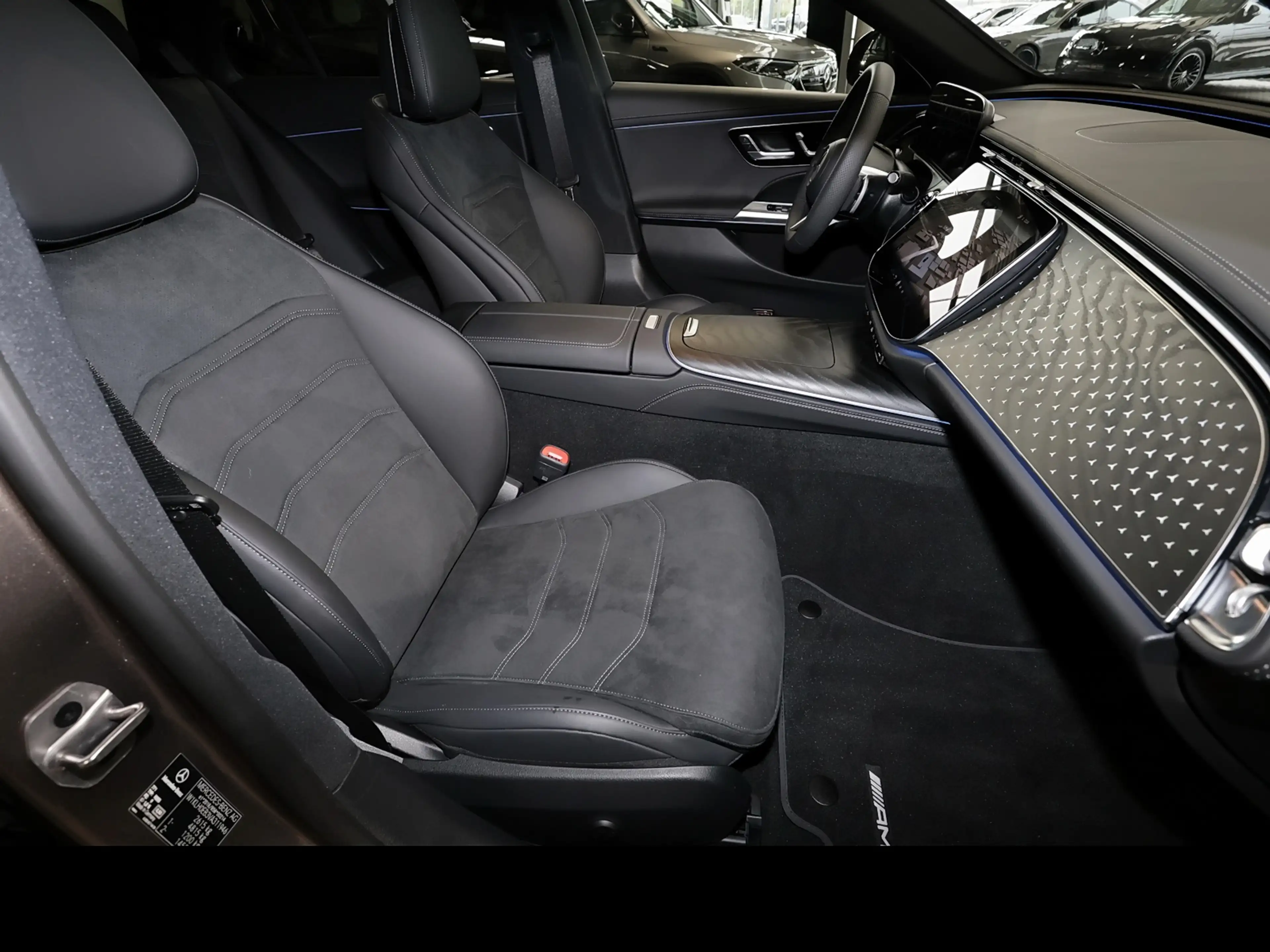 Mercedes-Benz E 220 d T AMG MBUX+360°+DIG-LED+Pano+AHK+Distron — photo 4