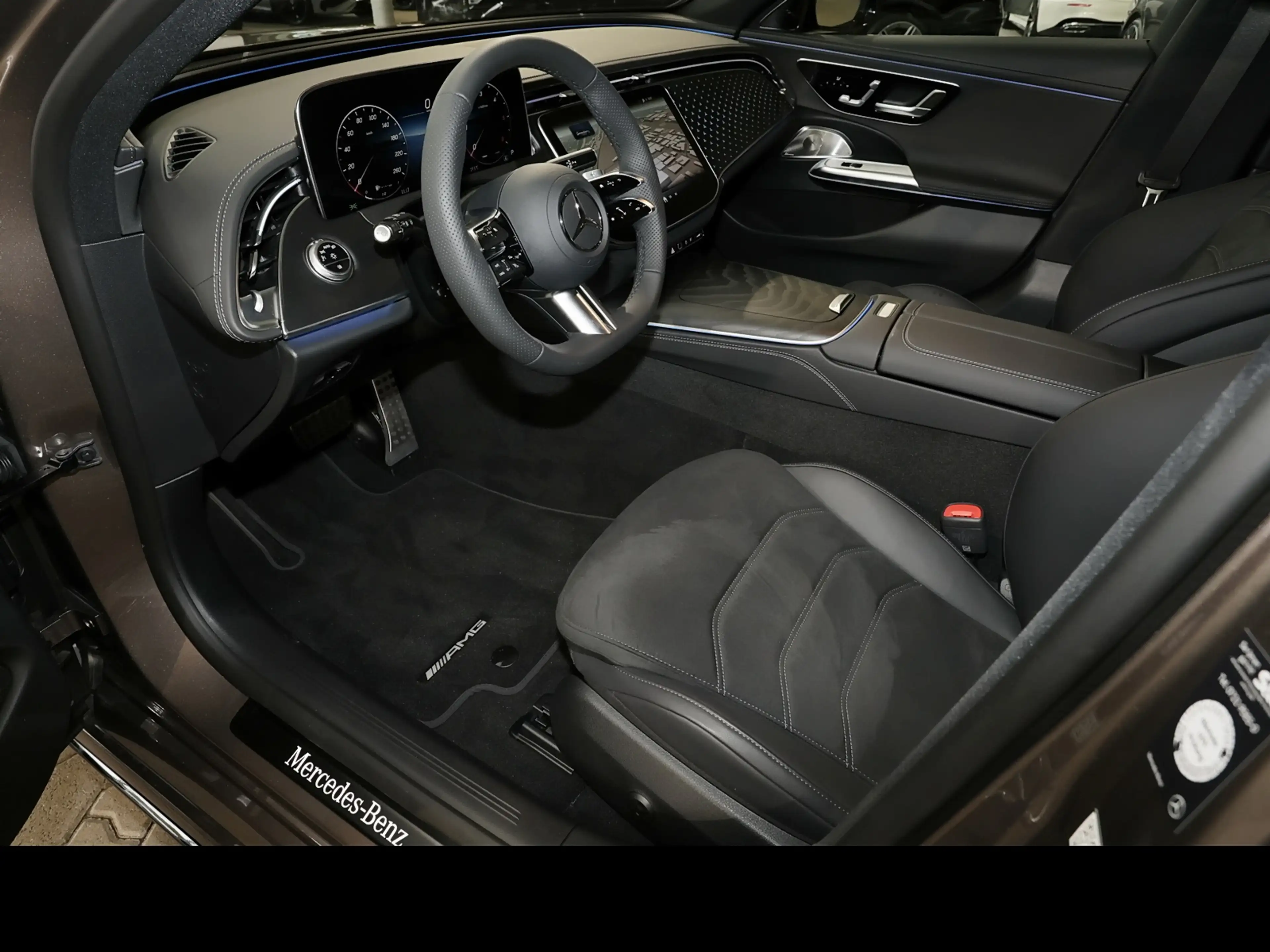 Mercedes-Benz E 220 d T AMG MBUX+360°+DIG-LED+Pano+AHK+Distron — photo 9
