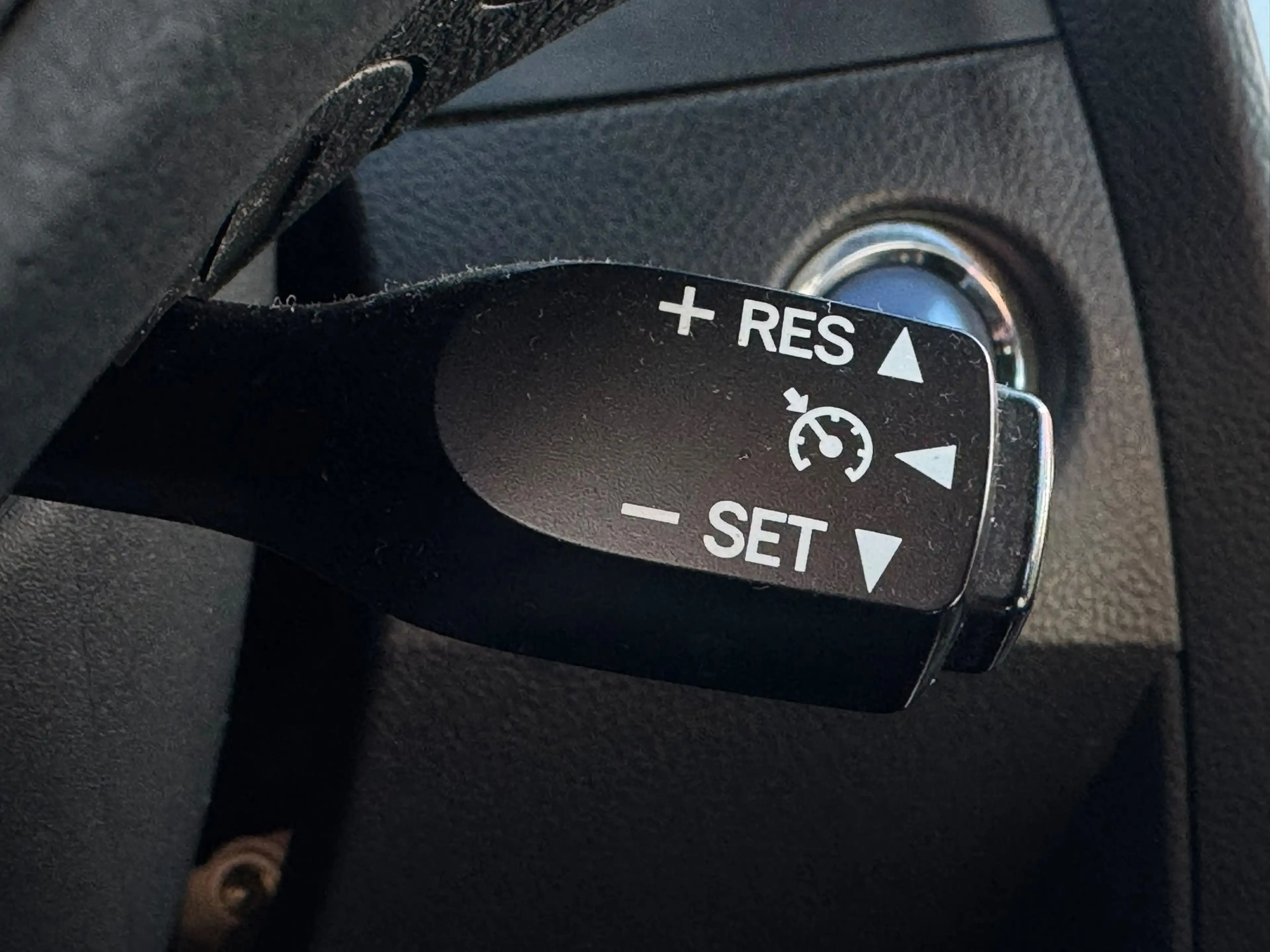 Toyota Auris HYBRID 1.8i *AUTOMATIQUE * MARCHAND * EXPORTATION * — photo 8