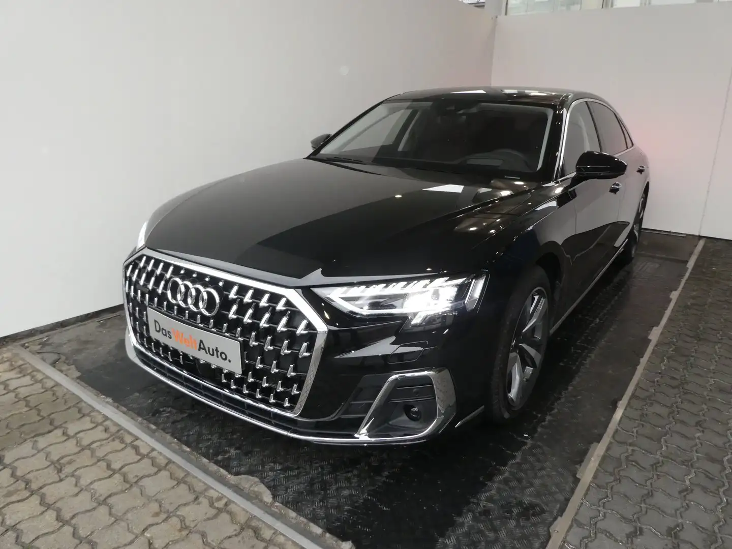 Audi A8 60 TFSI e quattro Lang Schwarz - 1