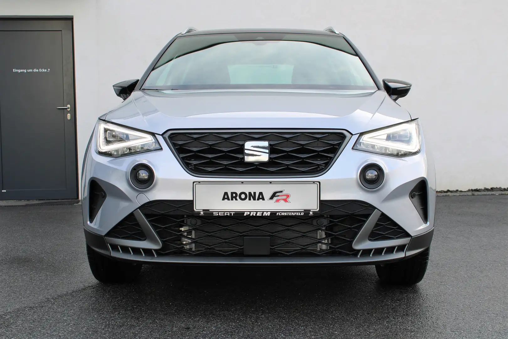 SEAT Arona FR 1.0 TSI 110 DSG mit MEGAAUSSTATTUNG! Plateado - 1