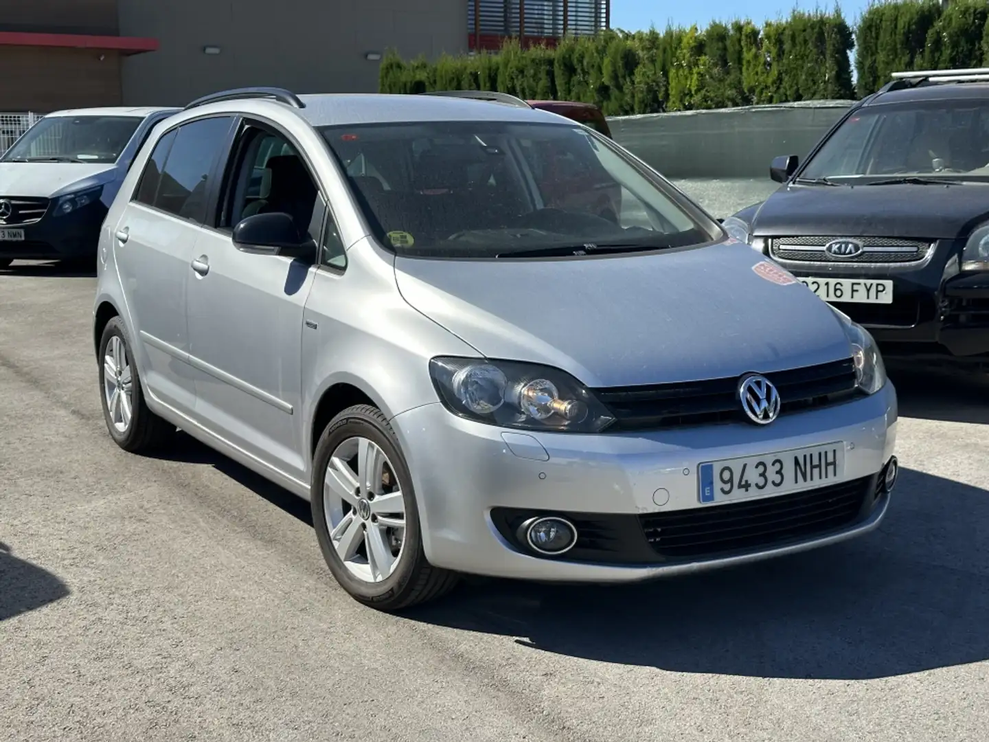 Volkswagen Golf Plus 2.0TDI Advance DSG 140 Plateado - 1