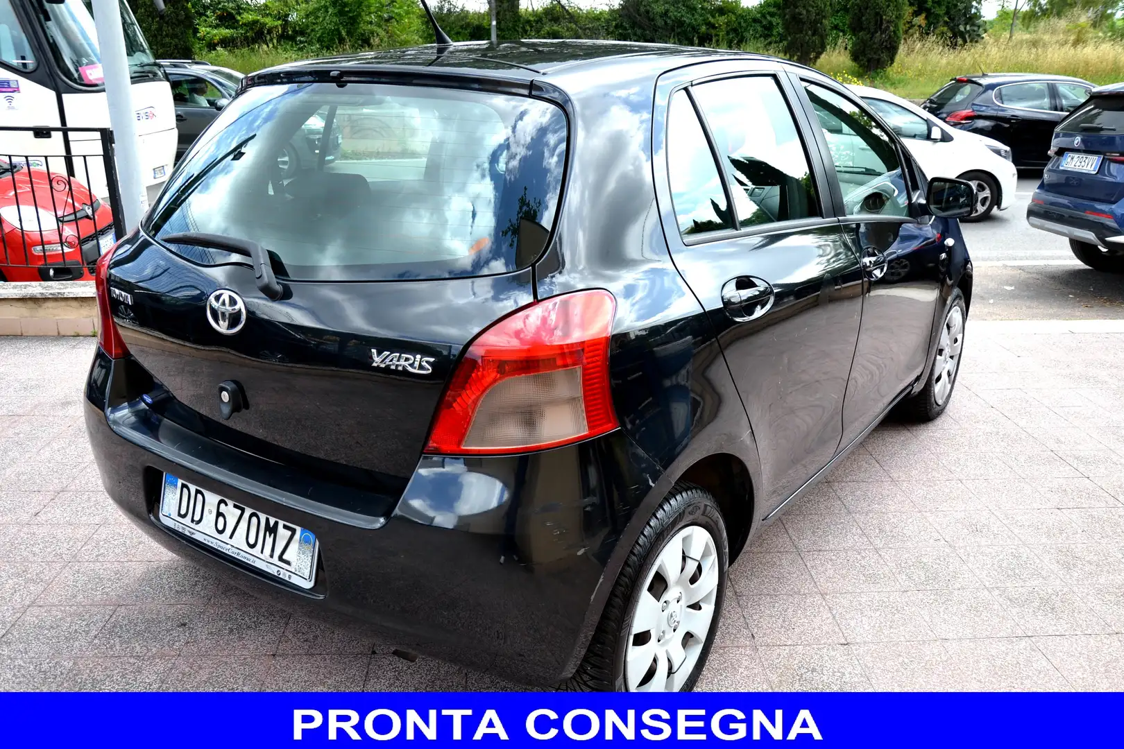 Toyota Yaris 1.4 D-4D 5PORTE SOL **UNIPRO'**OK NEOPATENATI** Nero - 2