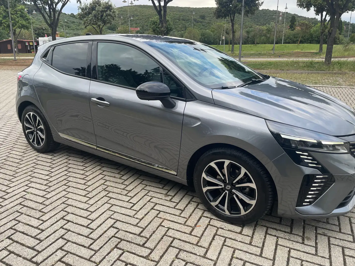 Renault Clio Clio 1.0 tce Techno 90cv Gris - 2