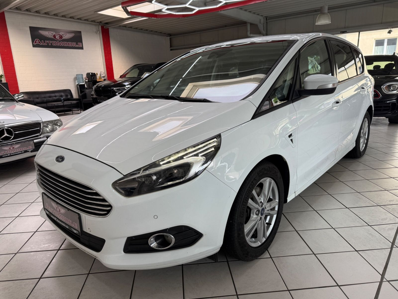 Ford S-Max S-MAX Business AWD 7 Sitzer XENON NAVI PDC AHK