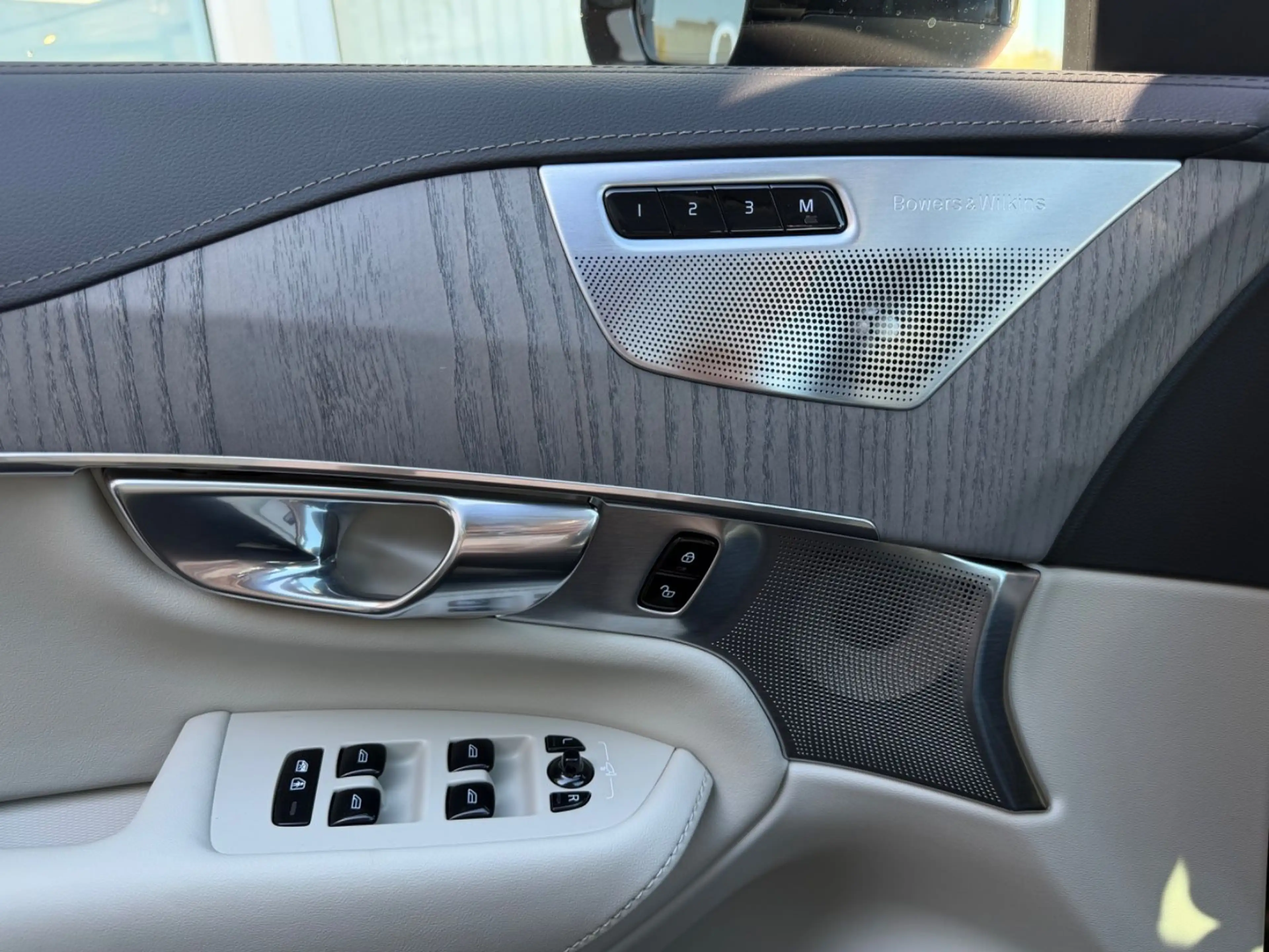 Volvo XC90 T8 AWD Ultra Dark Auto — photo 9