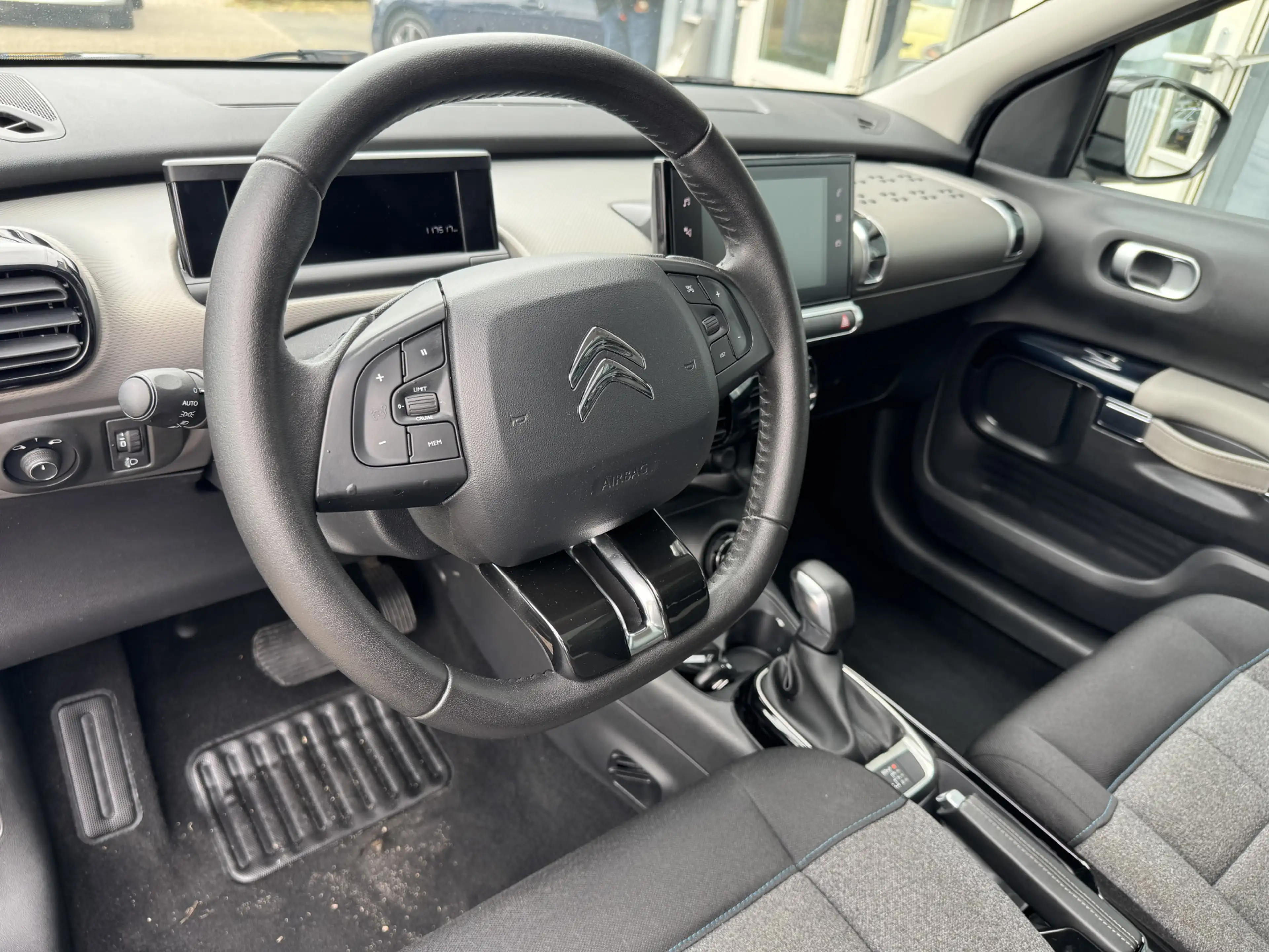 Citroen C4 Cactus 1.2 PureTech Shine — photo 9