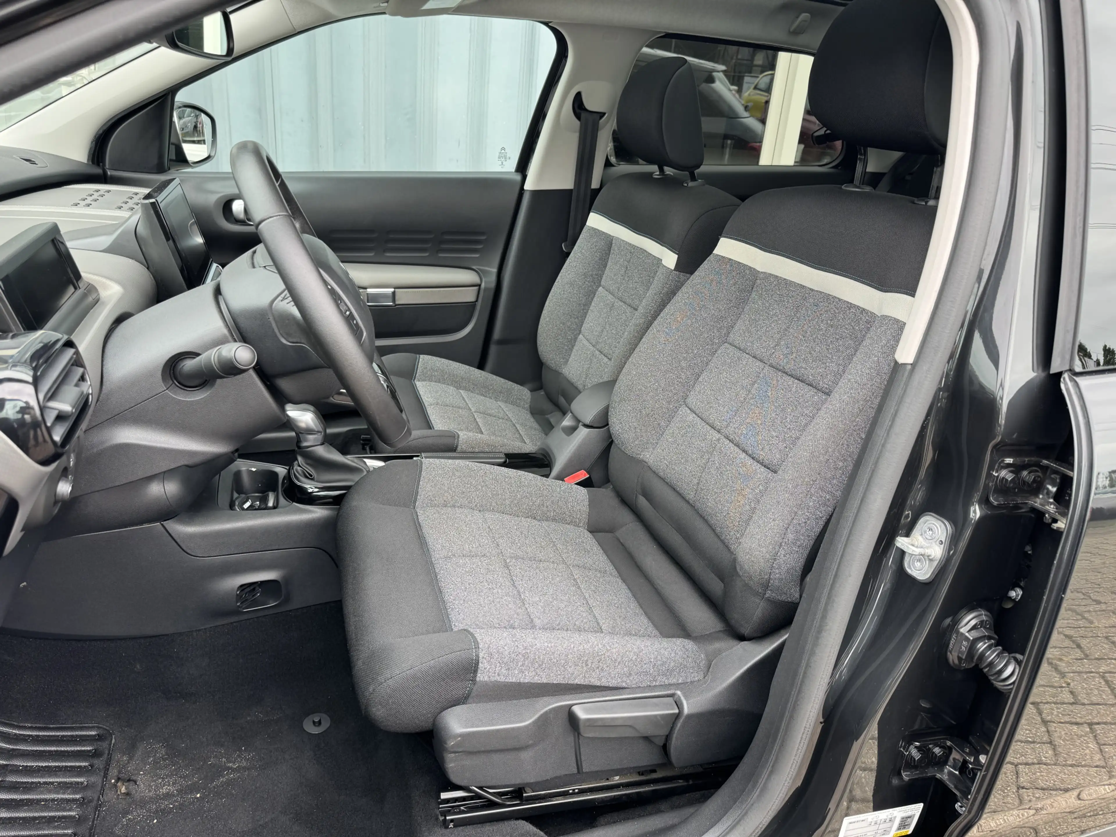 Citroen C4 Cactus 1.2 PureTech Shine — photo 6