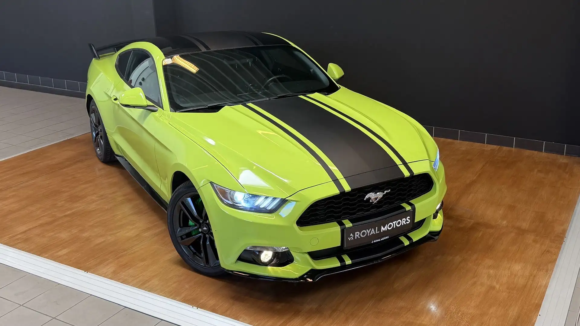 Ford Mustang 2.3 EcoBoost Grau - 2