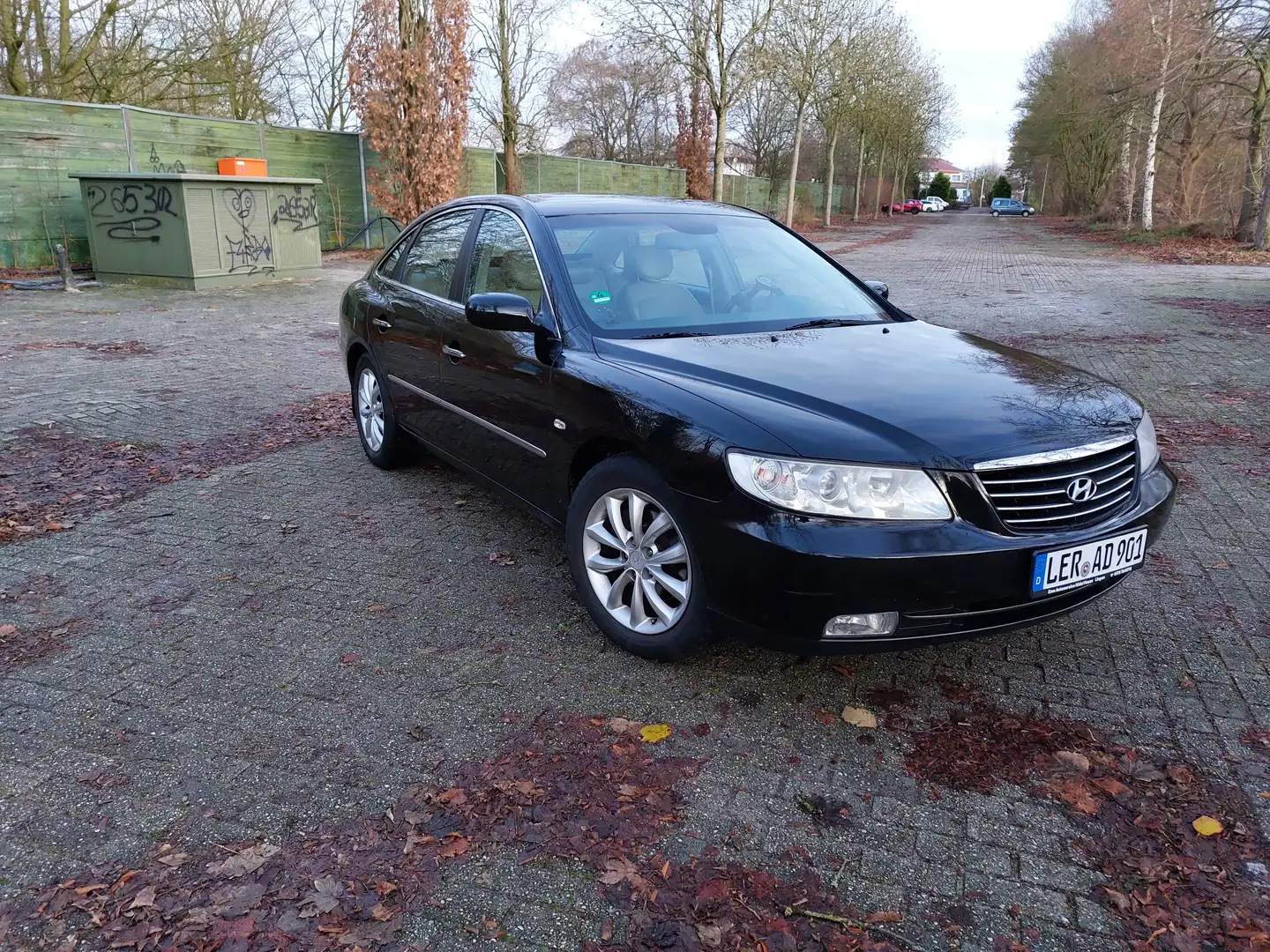 Hyundai GRANDEUR 2.2 crdi crna - 1