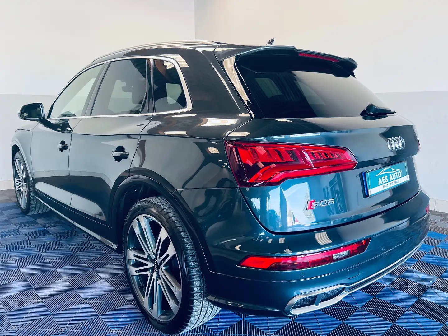 Audi SQ5 Šedá - 2