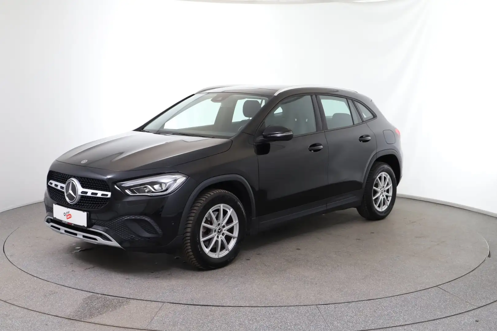 Mercedes-Benz GLA 180 d Aut. AHK AUT Kam. KeyLess KlimaA LM Navi SD Schwarz - 2