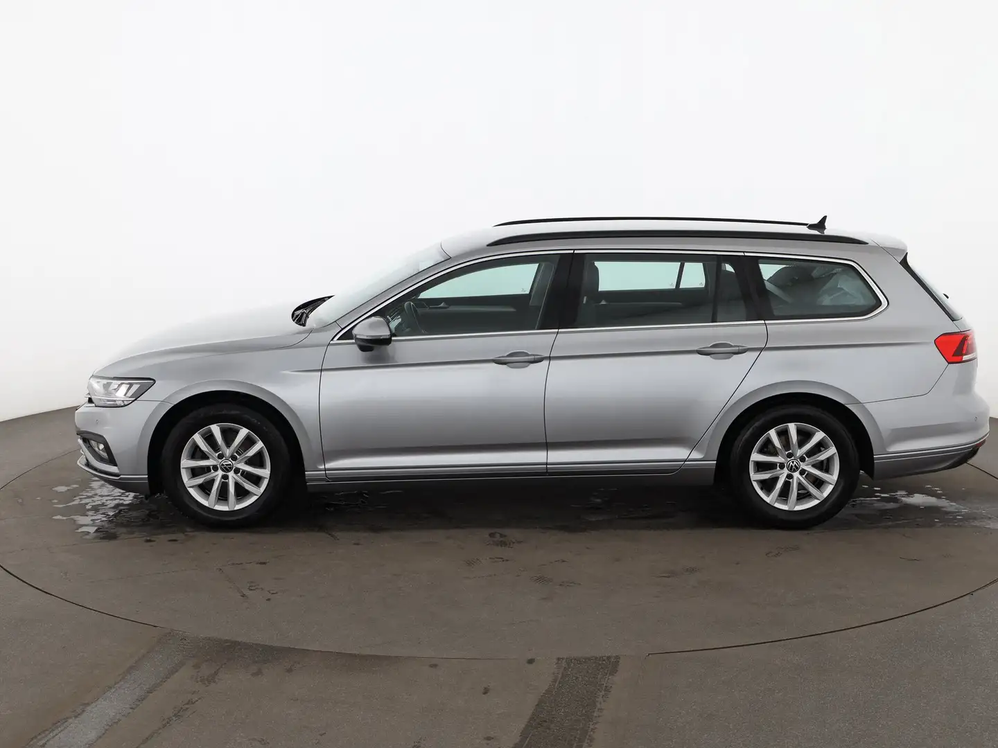 Volkswagen Passat Variant 2.0 TDI Business LED RADAR NAVI Silber - 2