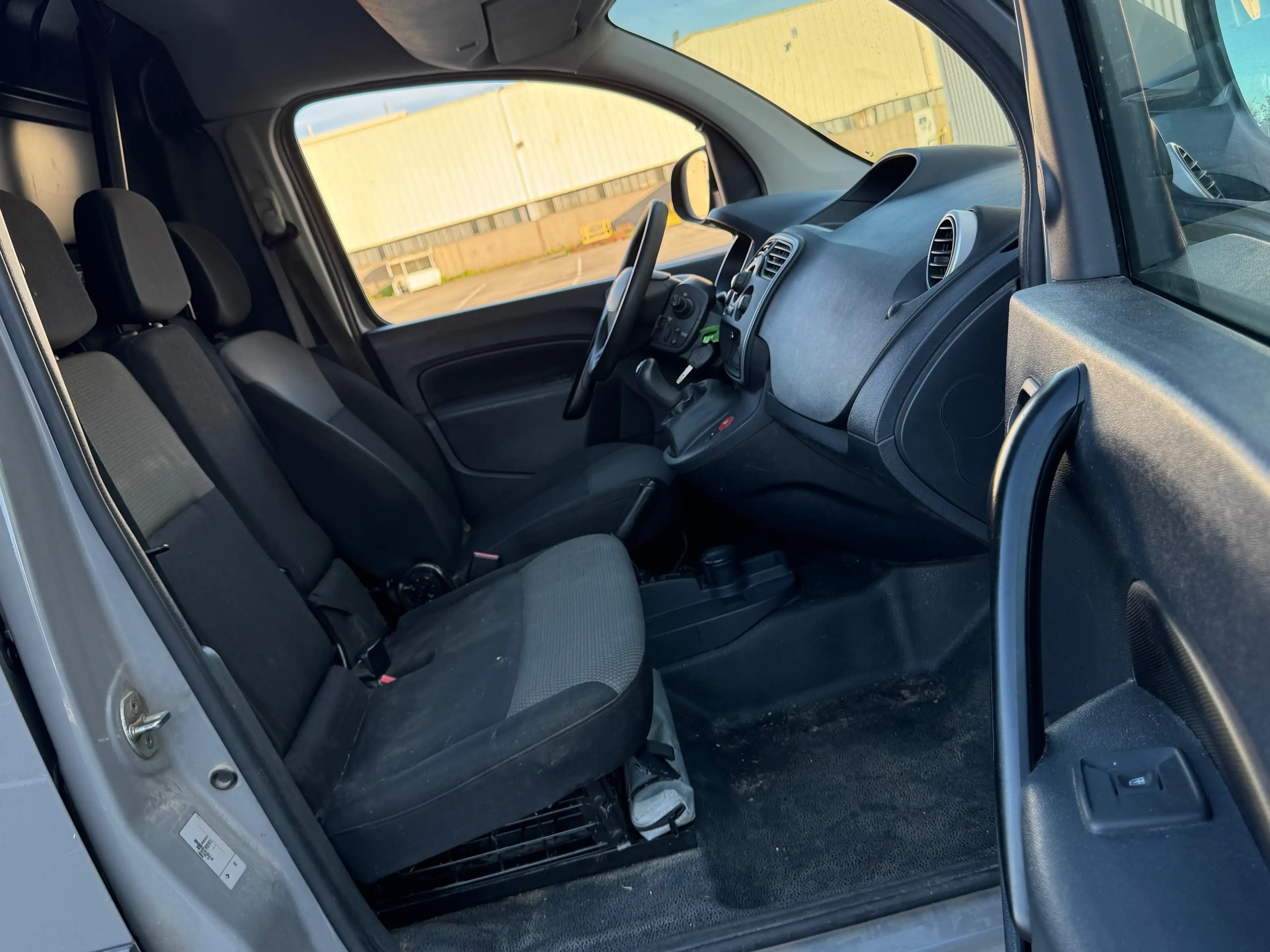 Renault Kangoo 1.5 dCi / 3PLACES / UTILITAIRE / CLIMA / FACELIFT — photo 7
