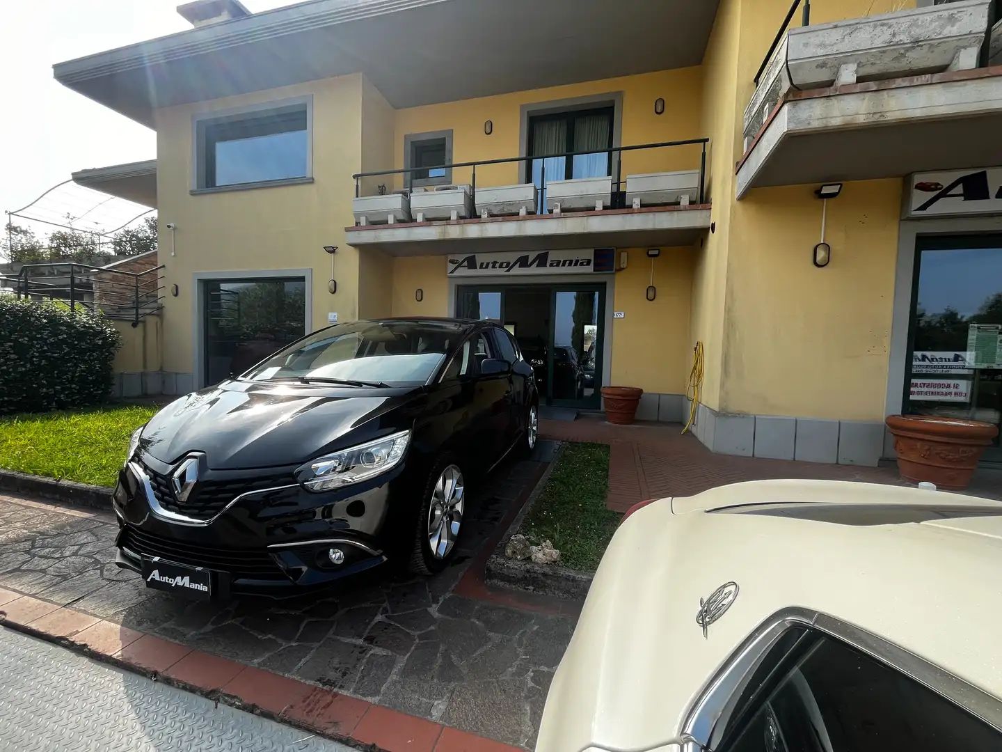 Renault Scenic Scenic 1.5 dci energy Intens 110cv cerchi da 20'' Nero - 1