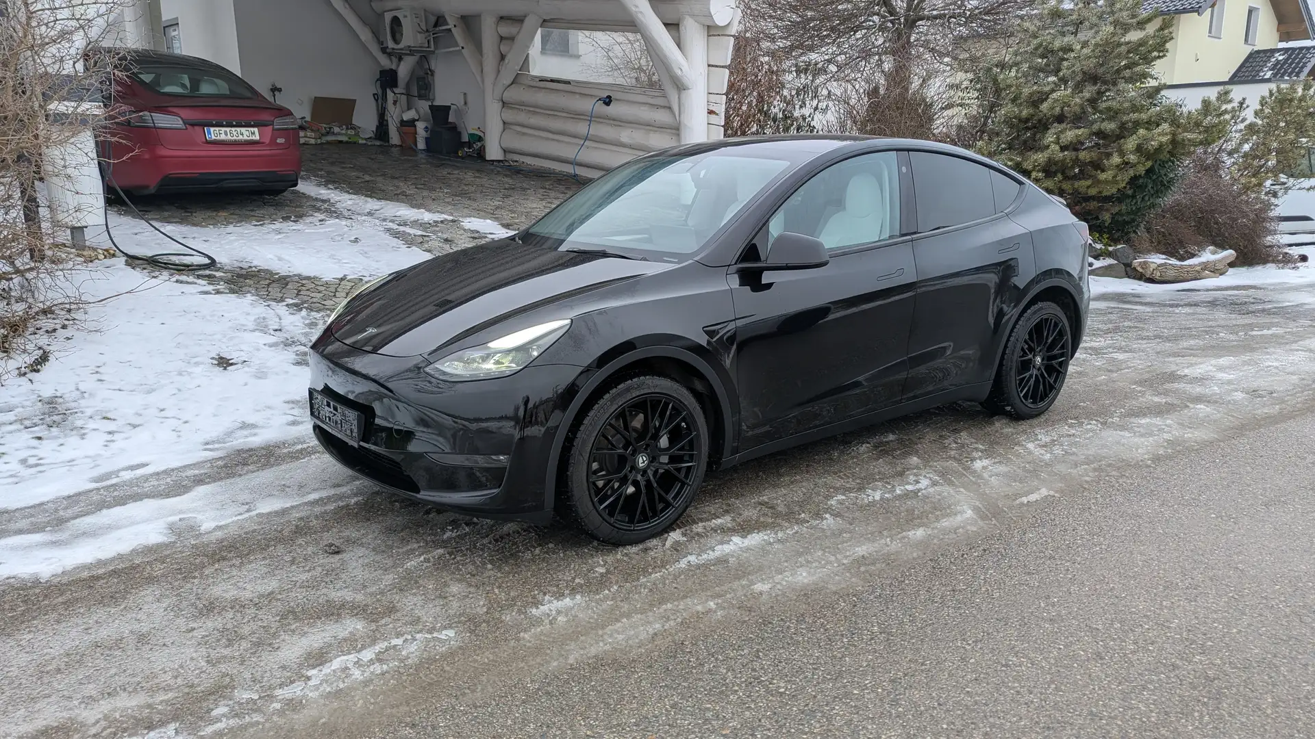 Tesla Model Y Model Y Long Range AWD 75kWh Schwarz - 1