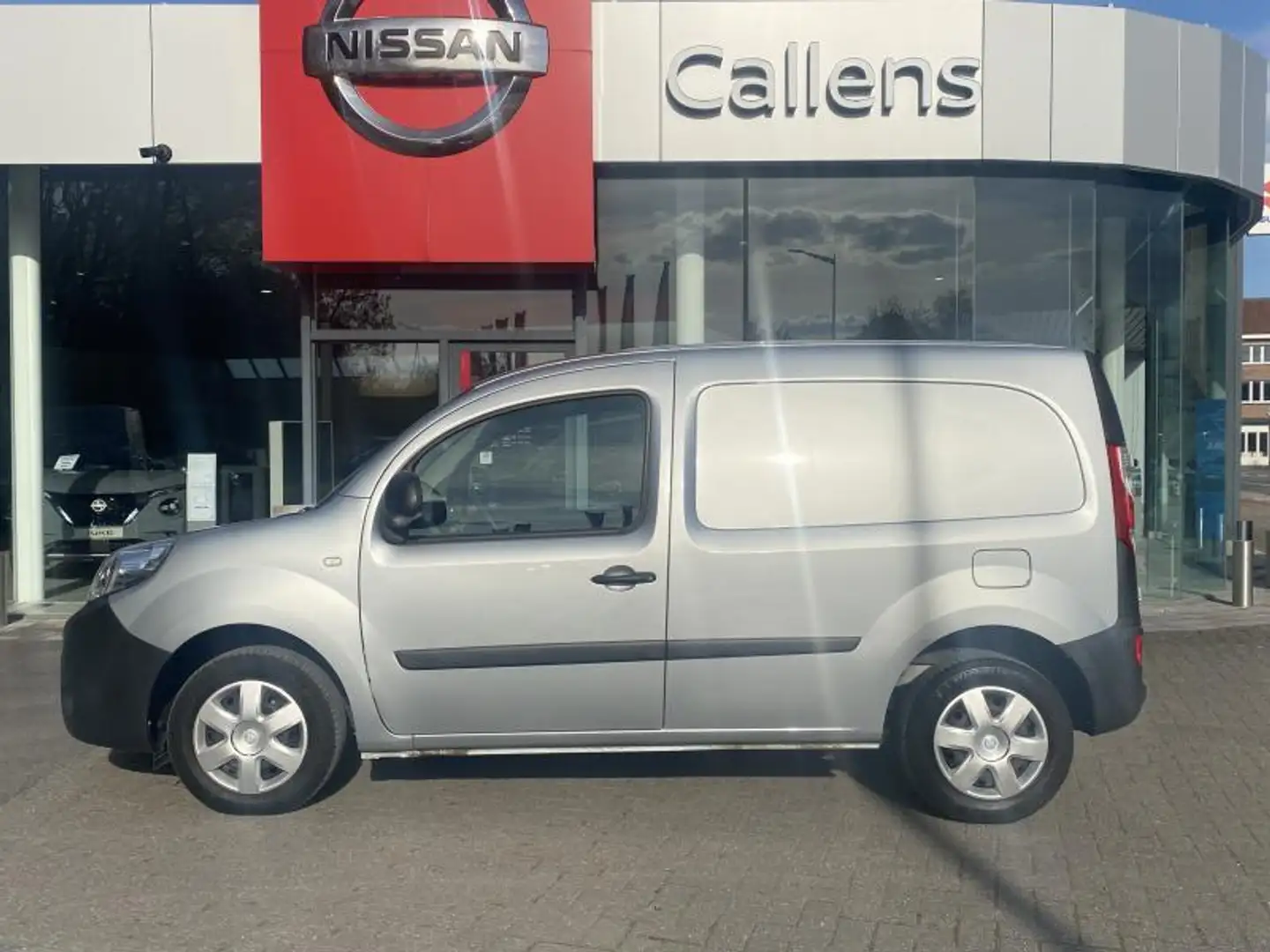 Nissan NV250 OPTIMA Correcte wagen met lage kilometerstand Grau - 2
