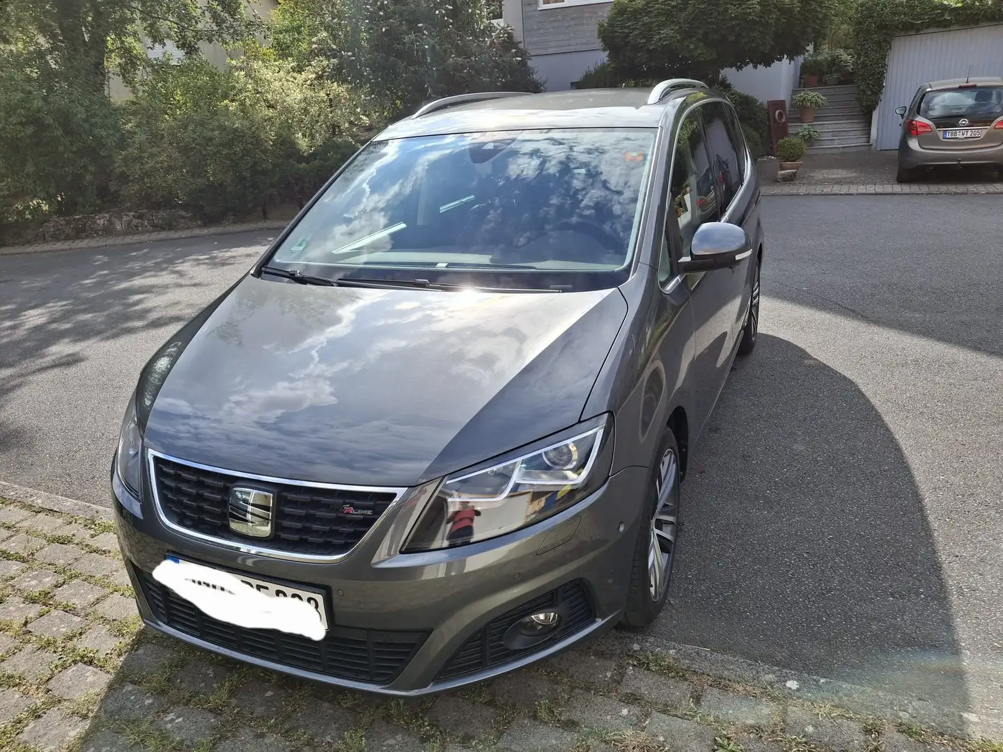 SEAT Alhambra 1.4 TSI FR-Line Grau - 1