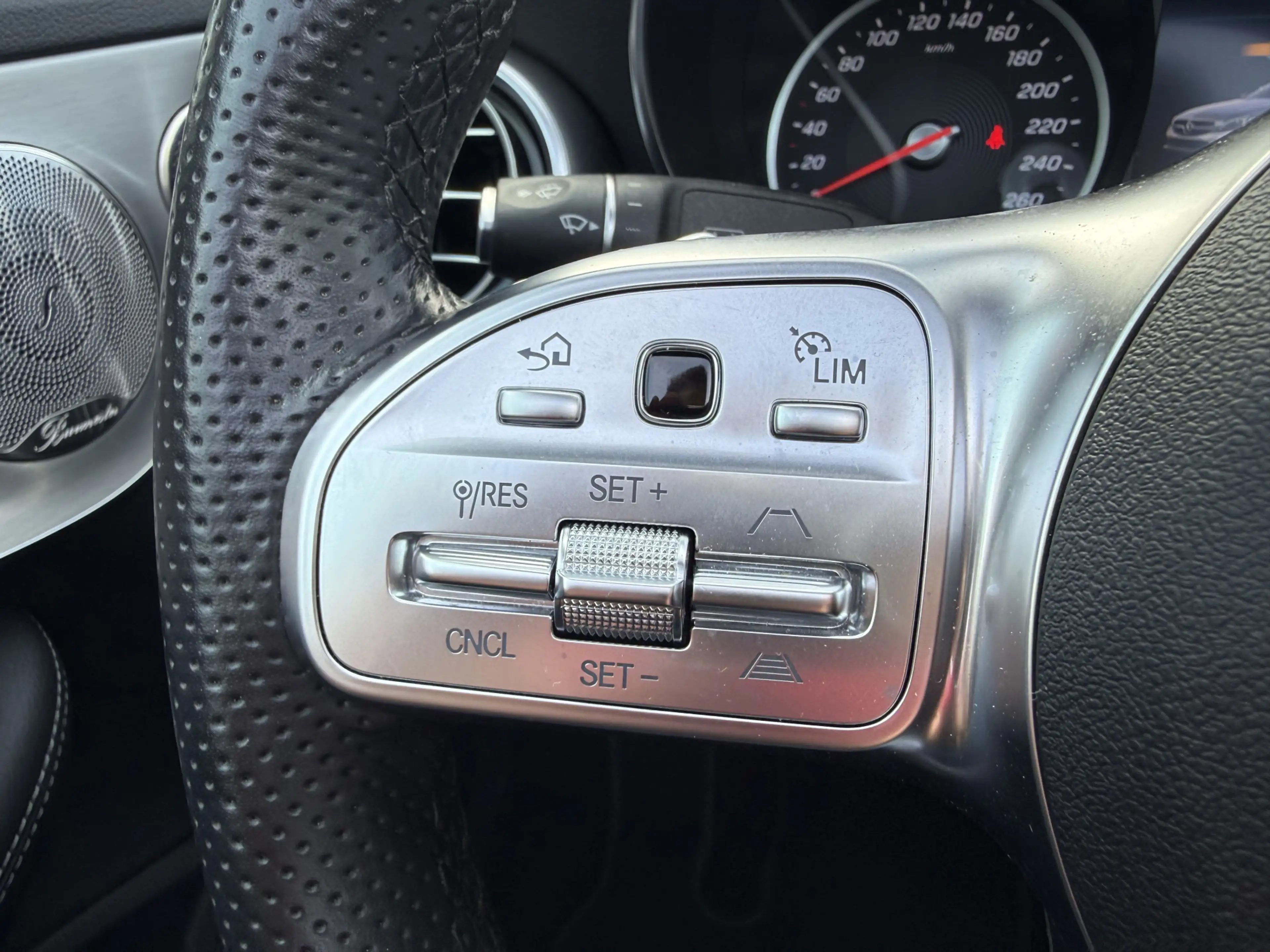 Mercedes-Benz C 200 Cabrio AMG Line — photo 8