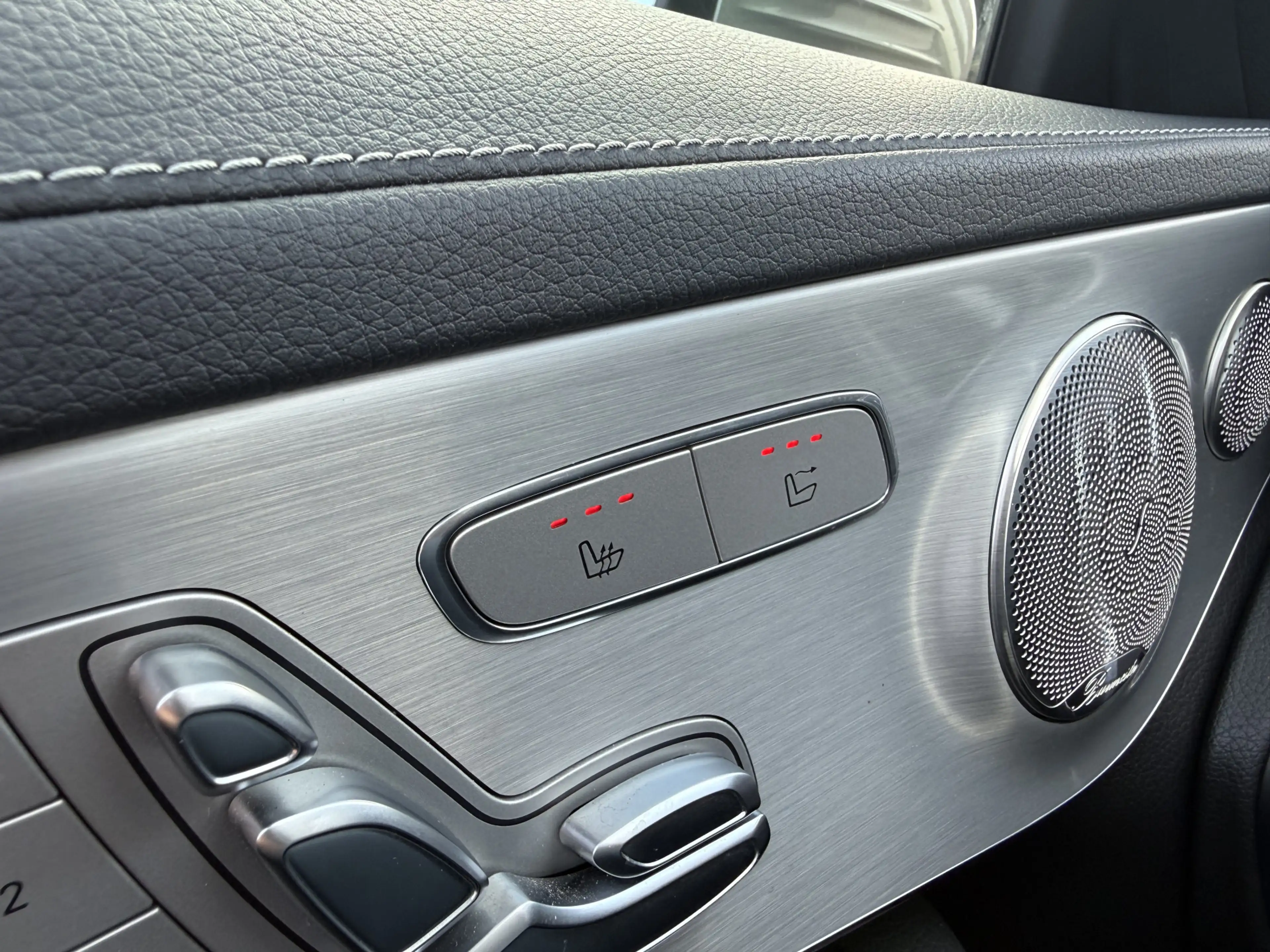 Mercedes-Benz C 200 Cabrio AMG Line — photo 33
