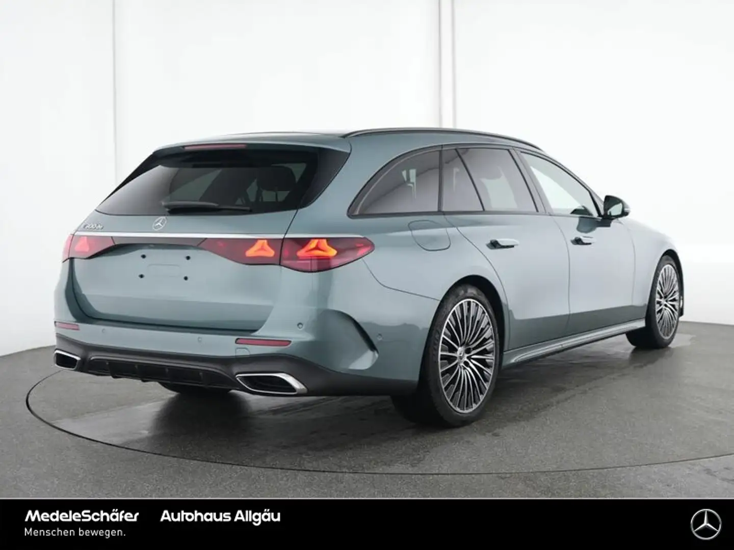 Mercedes-Benz E 300 E 300 T de AMG Premium 20" Pano AHK HuD 4D NP95 Silber - 2