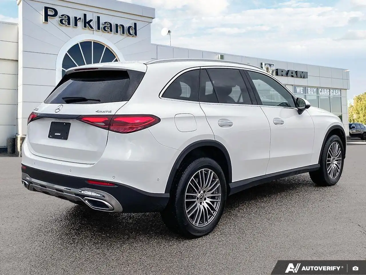 Mercedes-Benz GLC снимка Mercedes-Benz GLC
