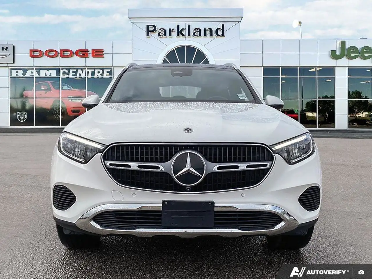 Mercedes-Benz GLC снимка Mercedes-Benz GLC