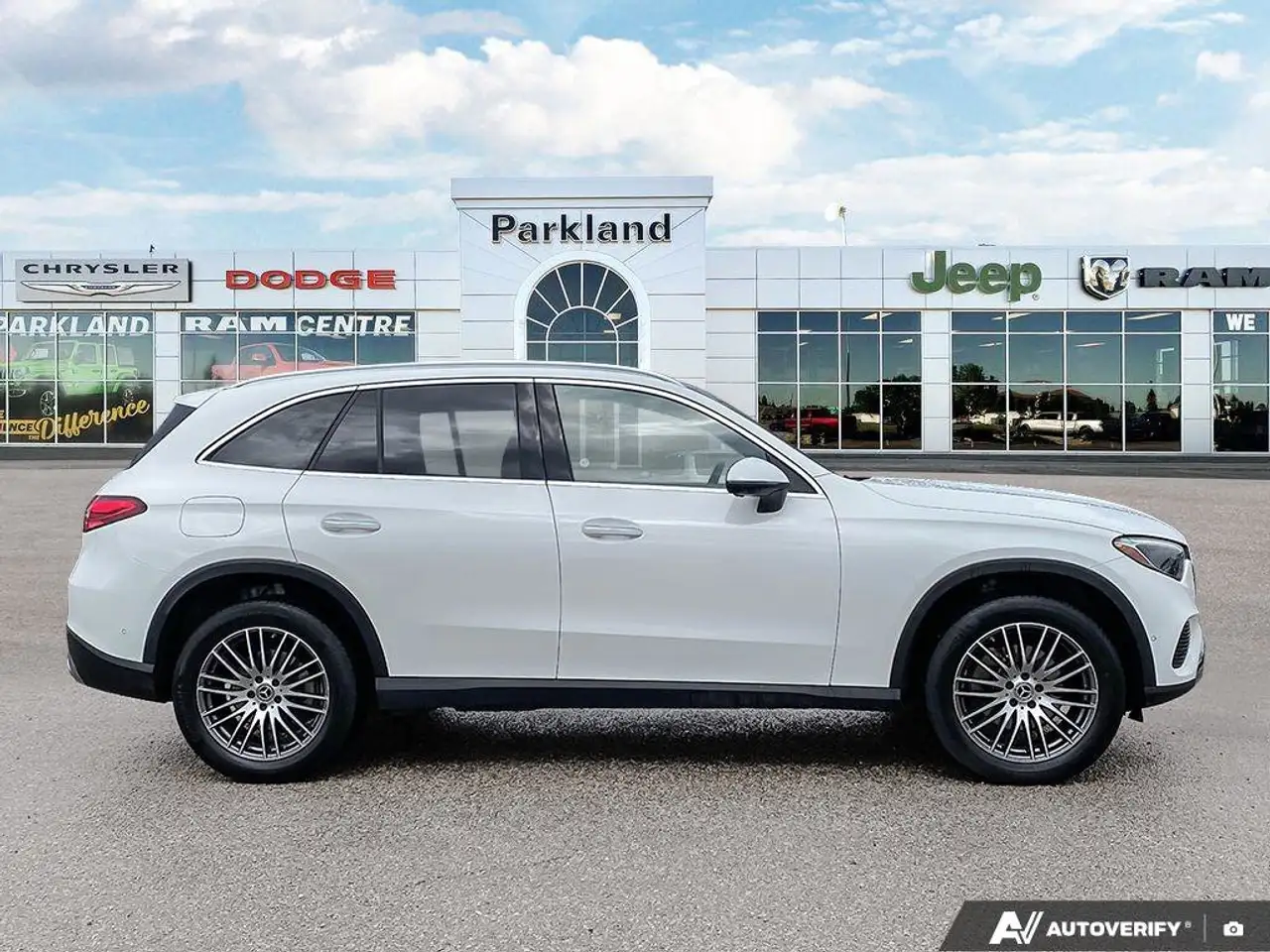 Mercedes-Benz GLC снимка Mercedes-Benz GLC