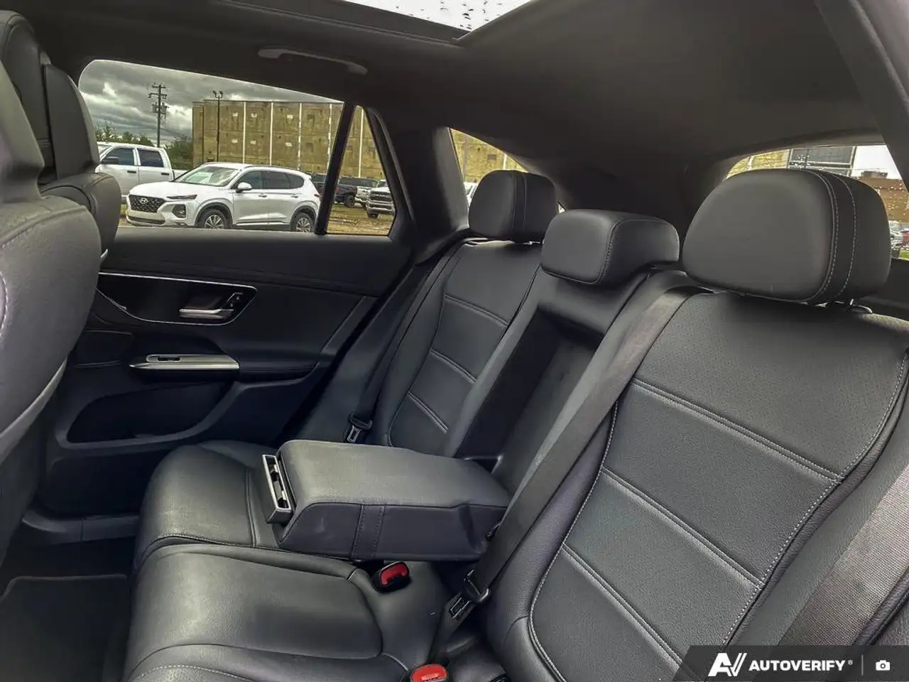 Mercedes-Benz GLC снимка Mercedes-Benz GLC