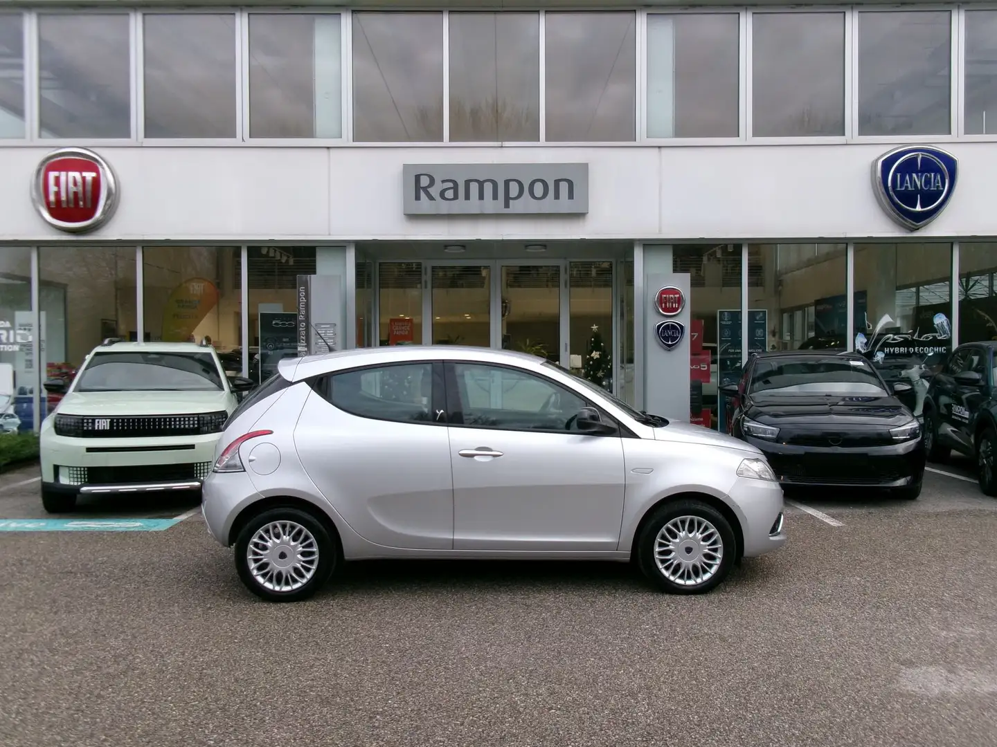Lancia Ypsilon Ypsilon 1.3 MJT 16V 95 CV 5 porte S&S Gold Grigio - 2