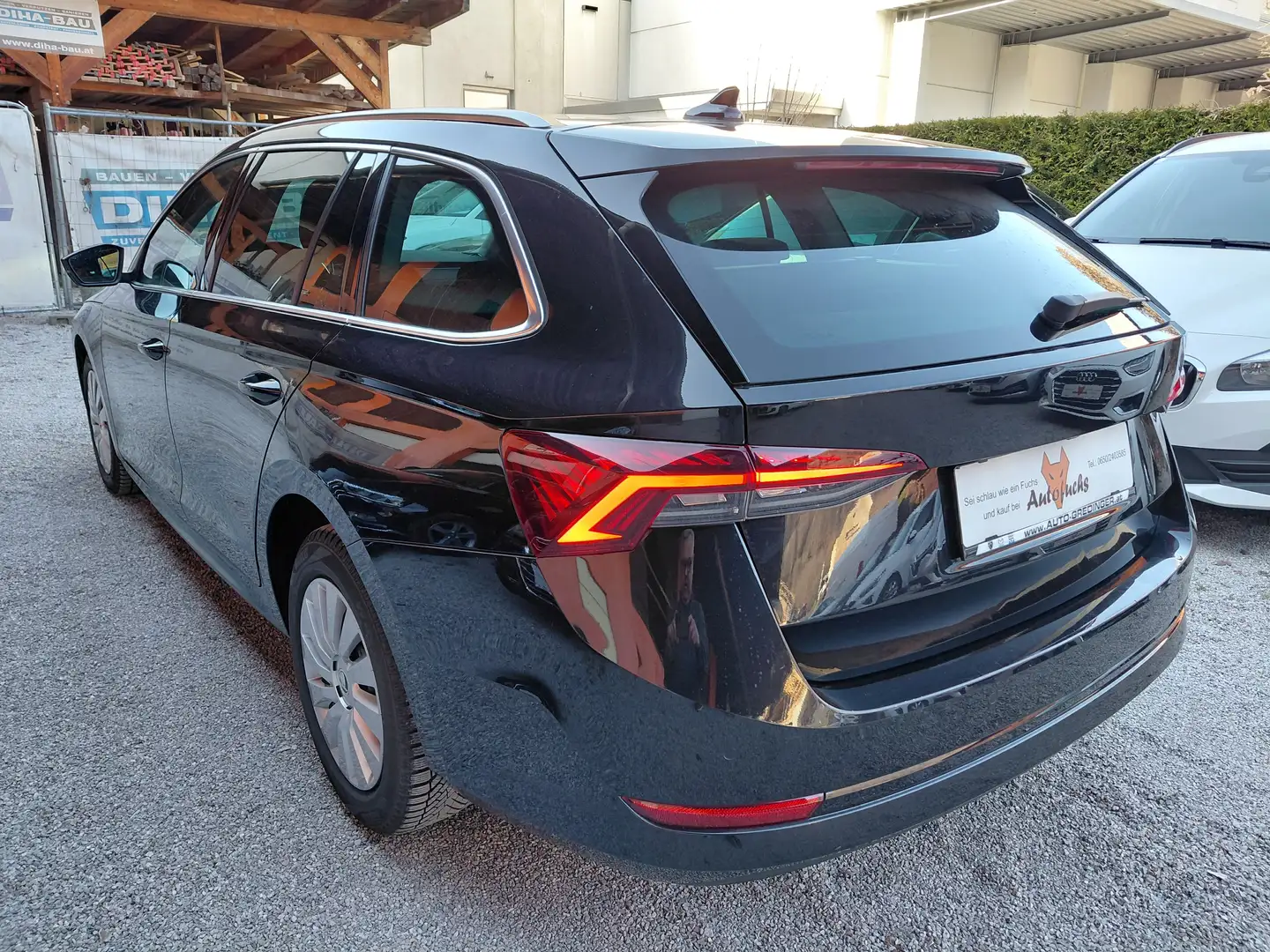 Skoda Octavia Kombi 2,0 TDI Premium Schalter * ACC, LED, Kamera* Schwarz - 2