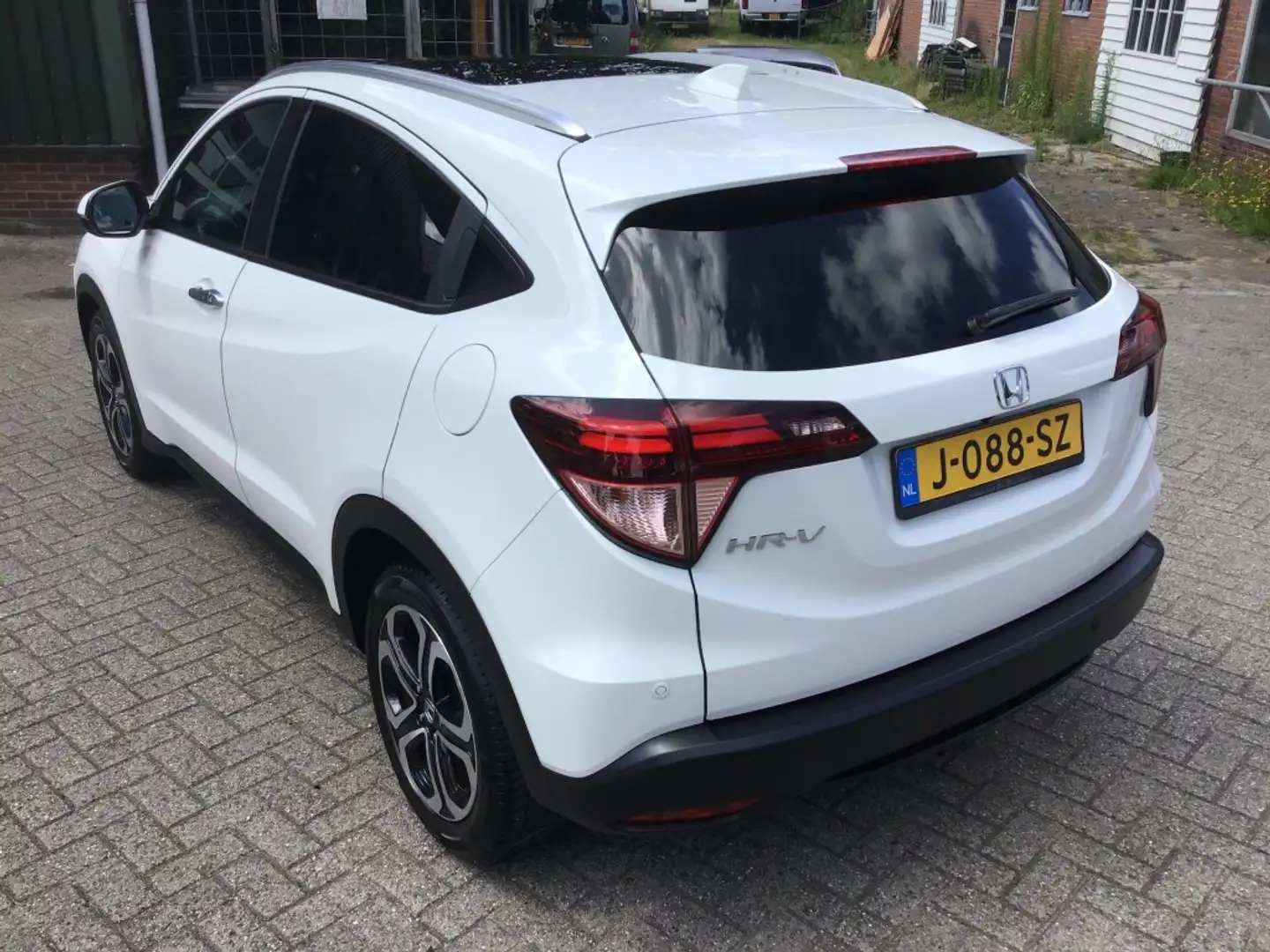 Honda HR-V 1.5 I-VTEC ELEGANCE Wit - 2