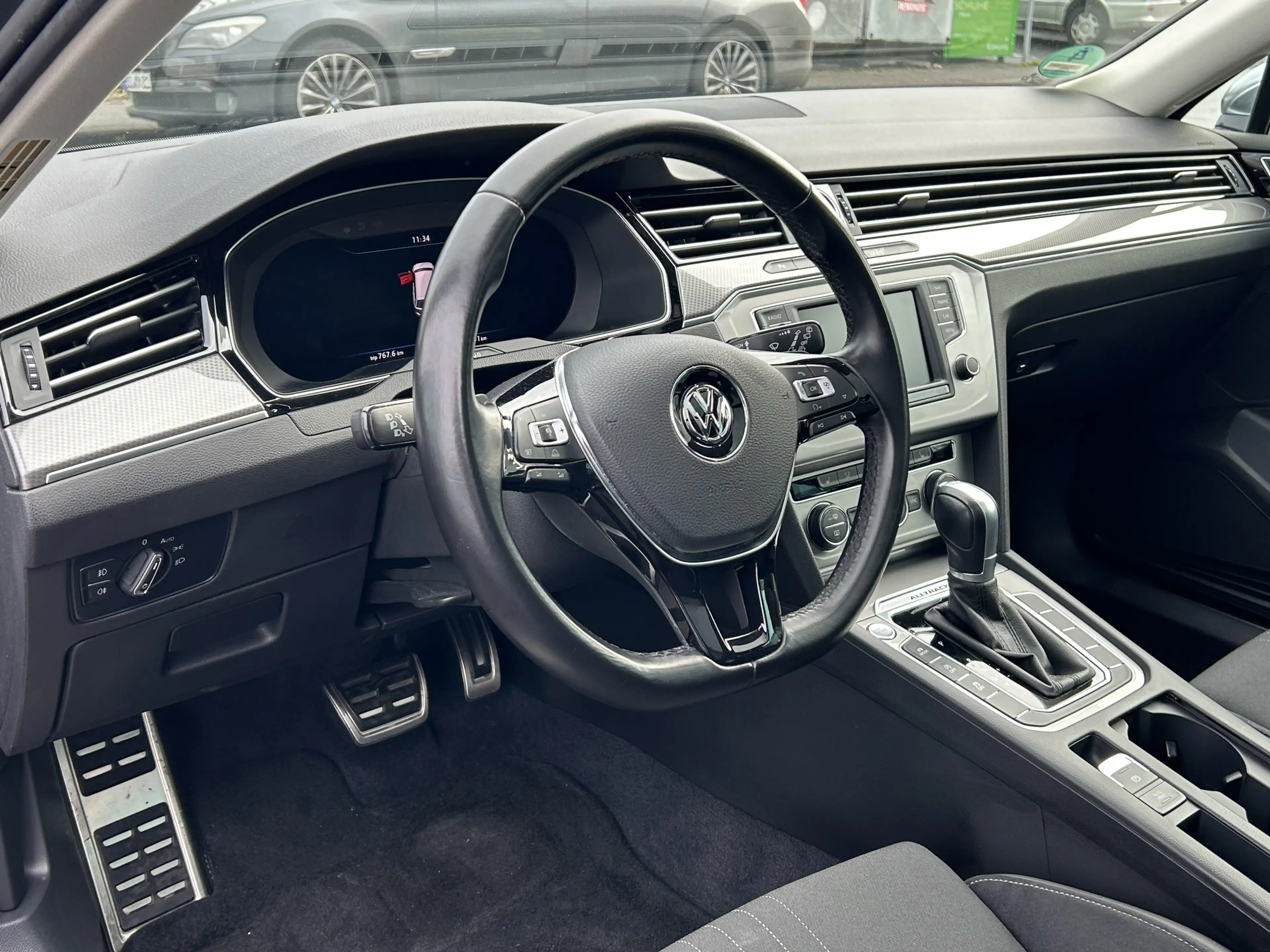 Volkswagen Passat Alltrack 4Motion ACC AHK Pano LED — photo 8