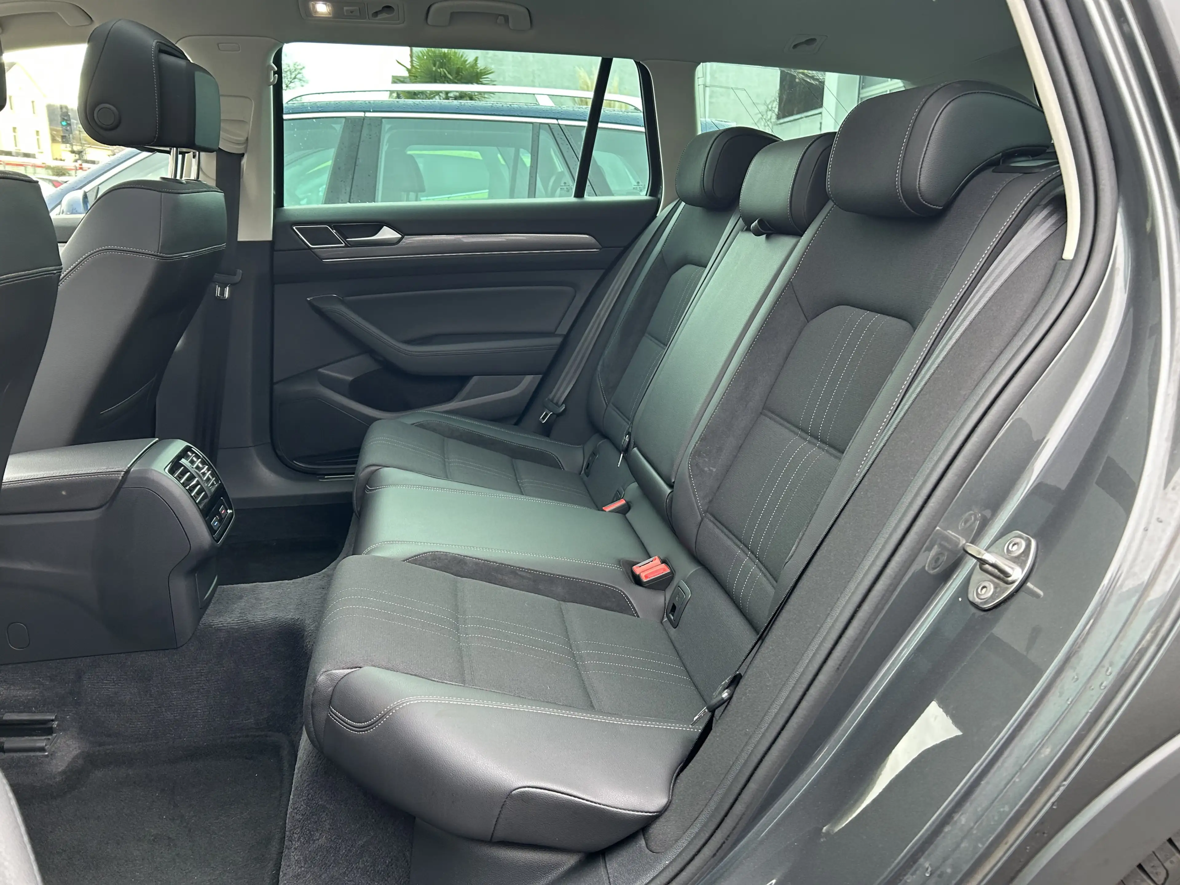 Volkswagen Passat Alltrack 4Motion ACC AHK Pano LED — photo 9