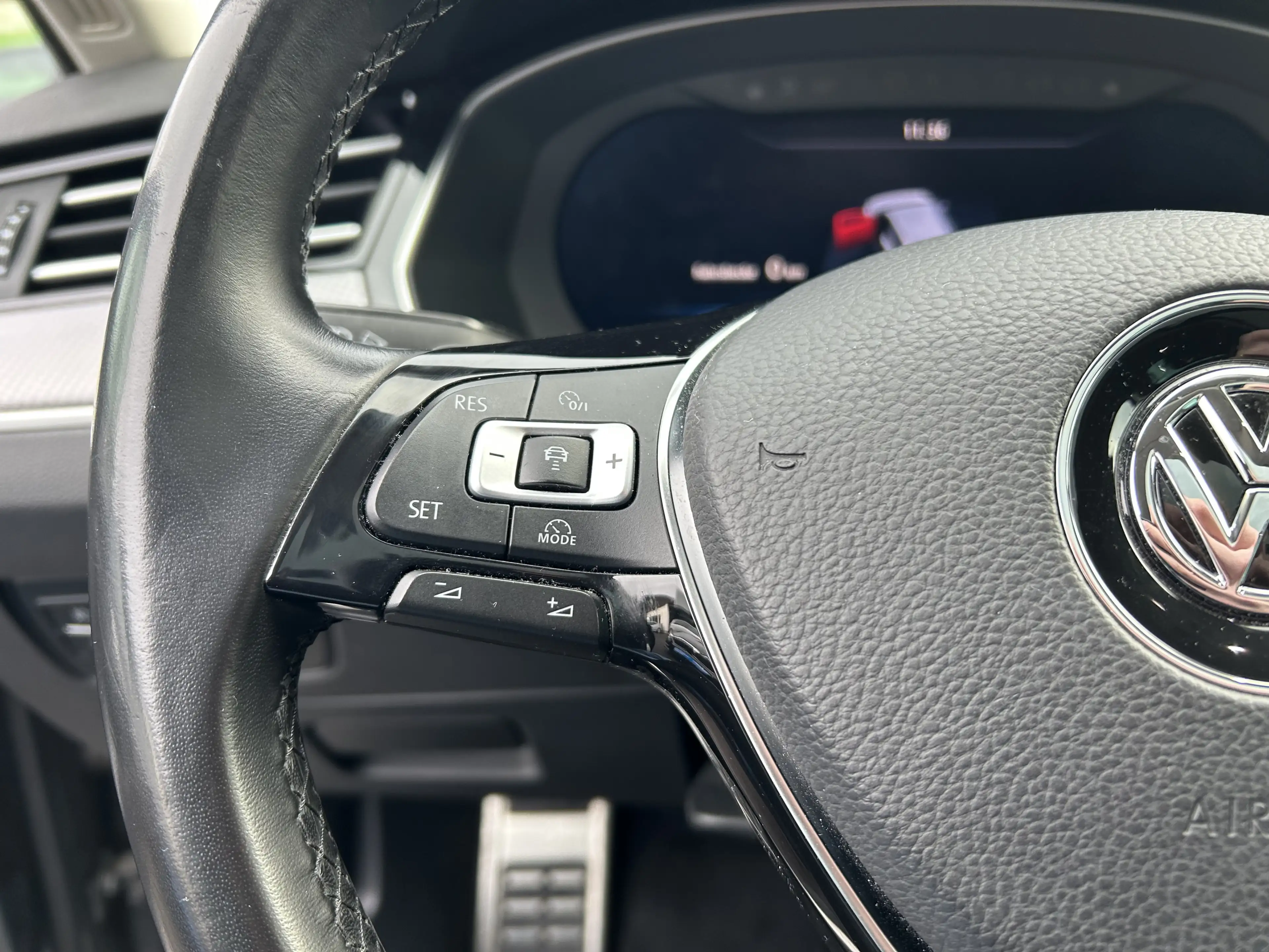 Volkswagen Passat Alltrack 4Motion ACC AHK Pano LED — photo 12