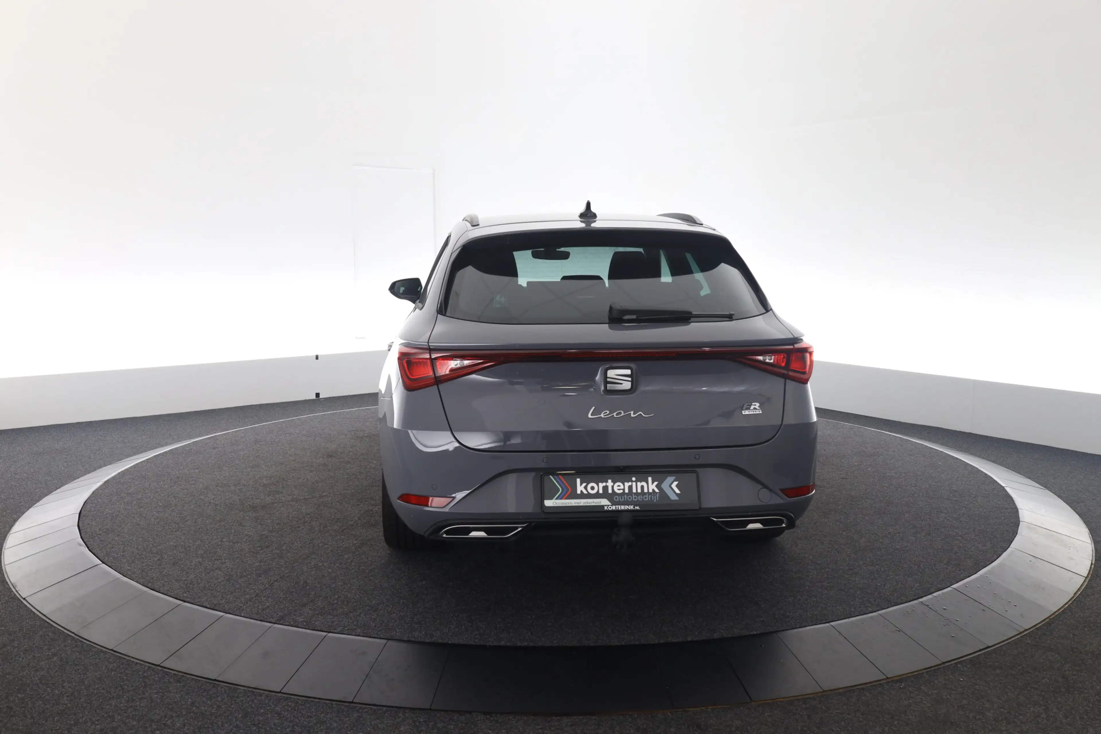 SEAT Leon e-Hybrid Sportstourer 1.5 TSI FR Business — photo 9
