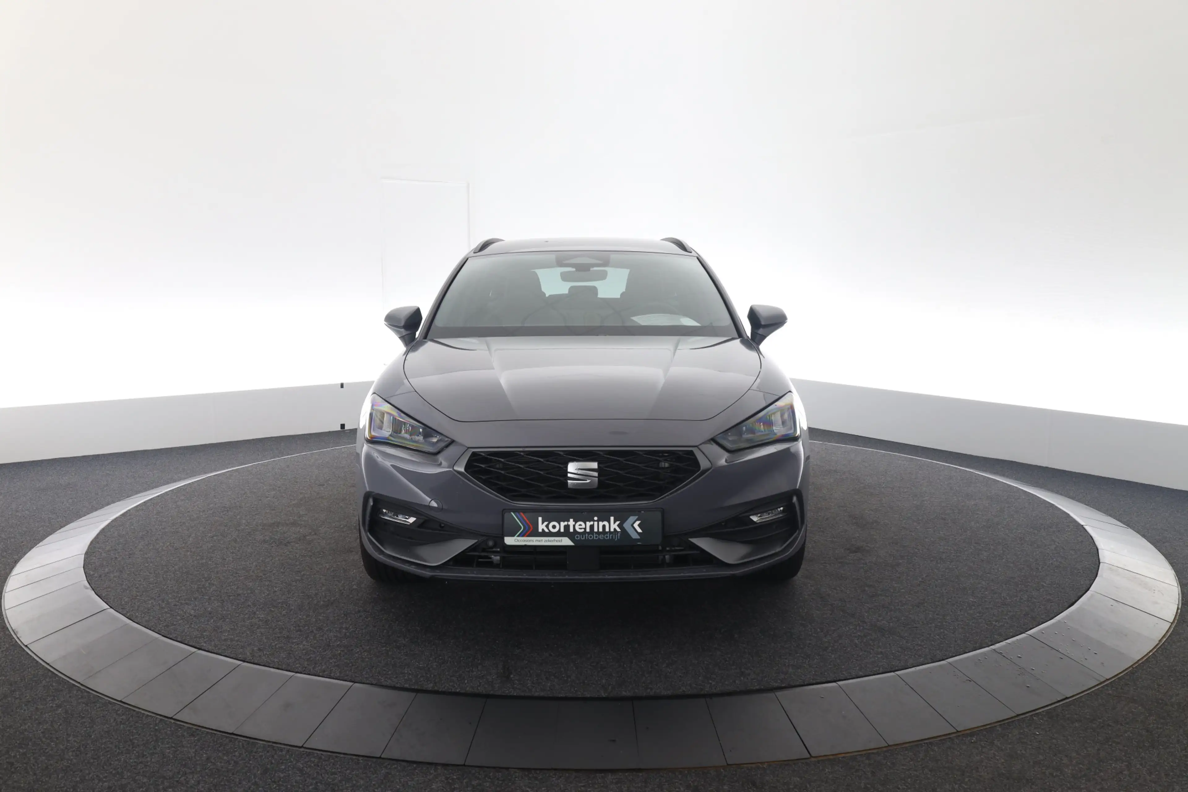 SEAT Leon e-Hybrid Sportstourer 1.5 TSI FR Business — photo 6