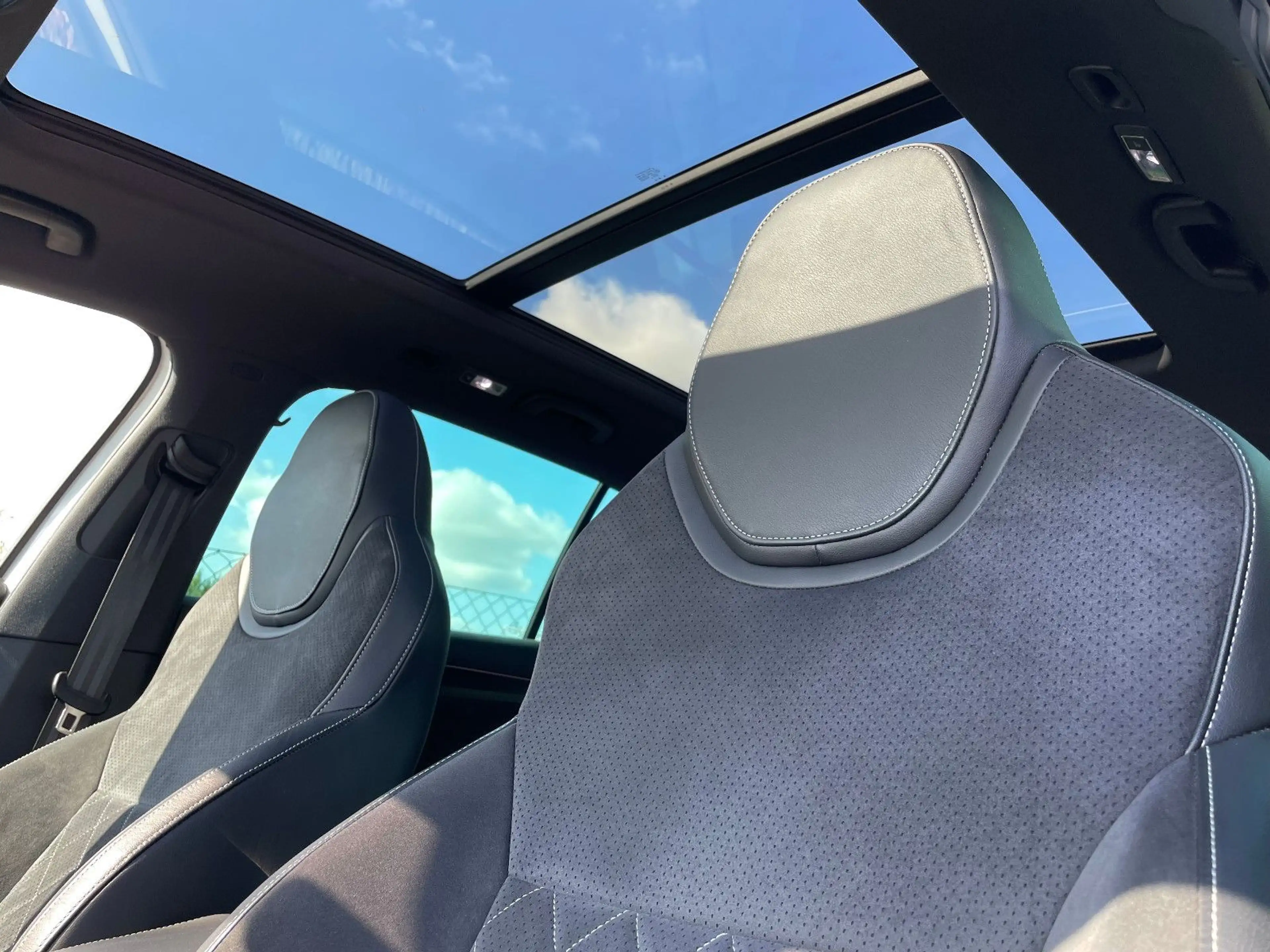 Skoda Superb 2.0 TSI Sportline*Pano*Virtuell*19 Zoll* — photo 14