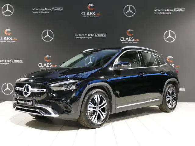 Mercedes-Benz GLA 180 Business Line DOS 8159