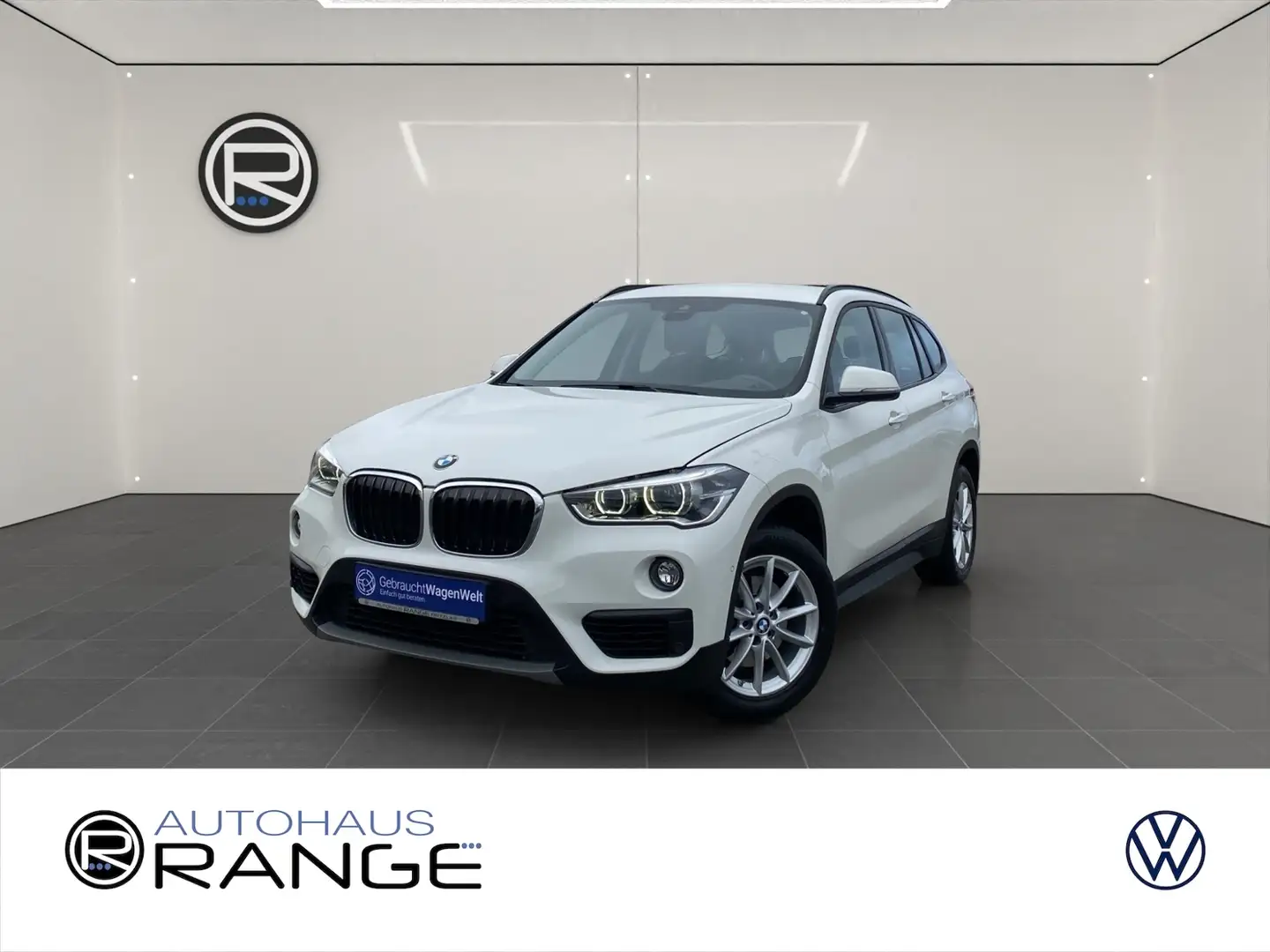 BMW X1 sDrive18i Advantage *AHK KAMERA SHZ* Weiß - 1