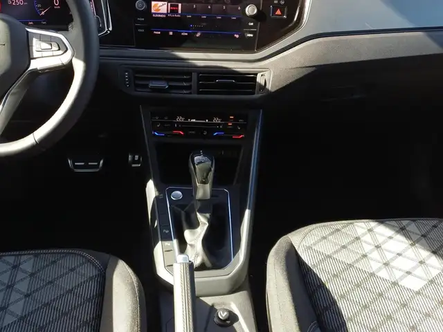 Volkswagen Polo view 12