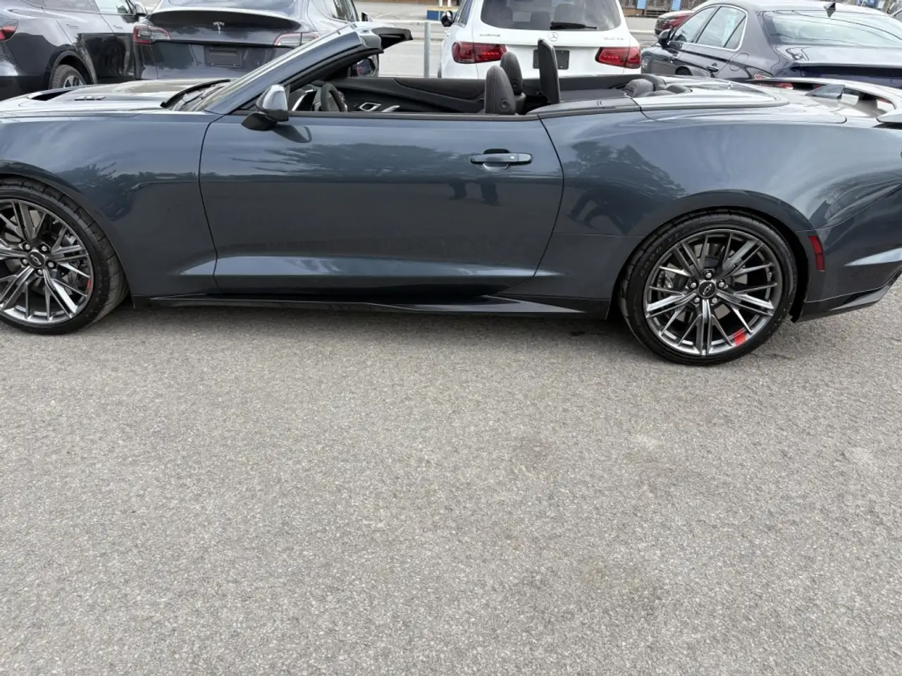 Chevrolet Camaro снимка Chevrolet Camaro