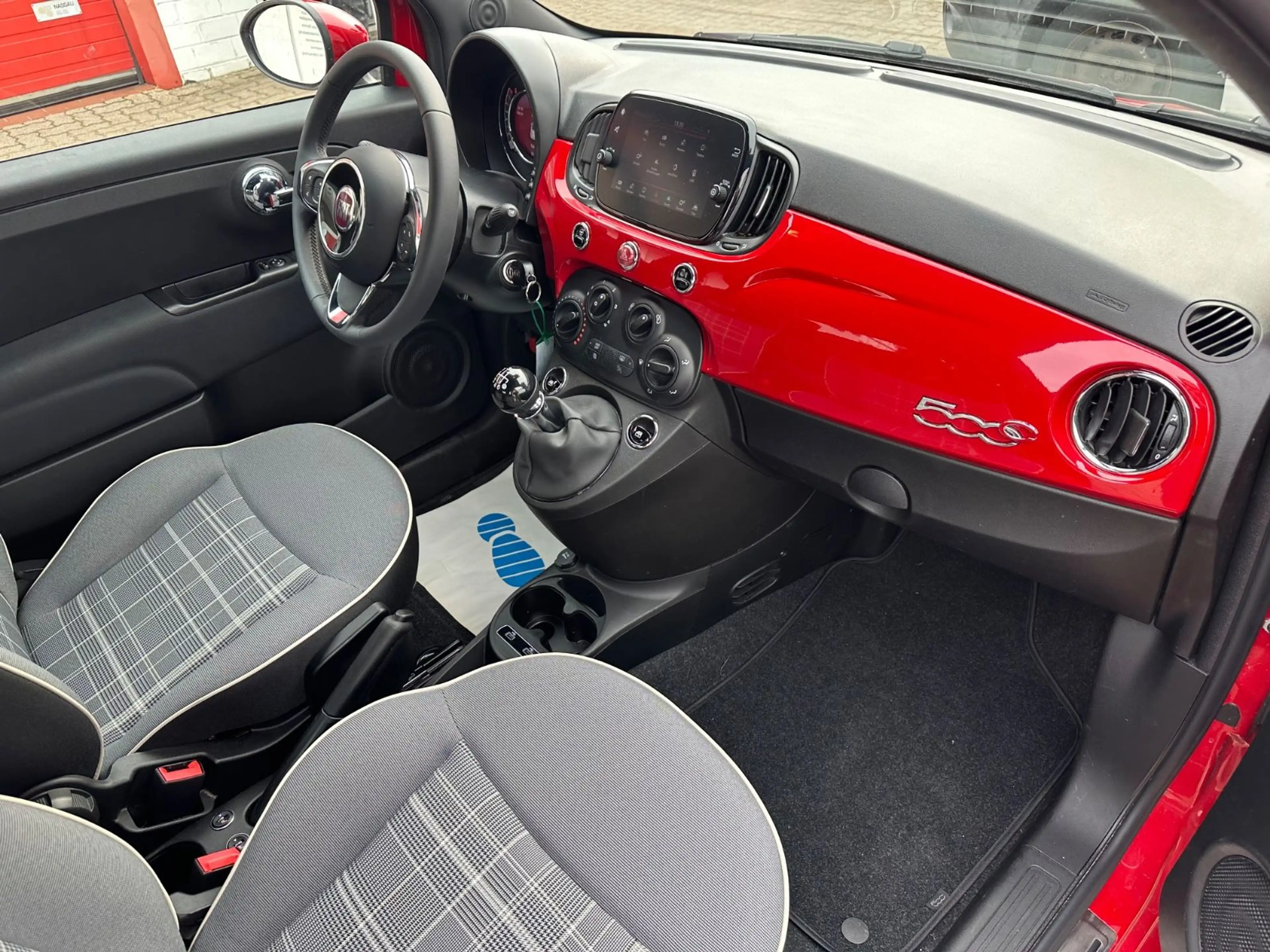 Fiat 500C Lounge/1HD+TZ/PDC/KLIMA/WENIG KM/DAB+/GJR — photo 12