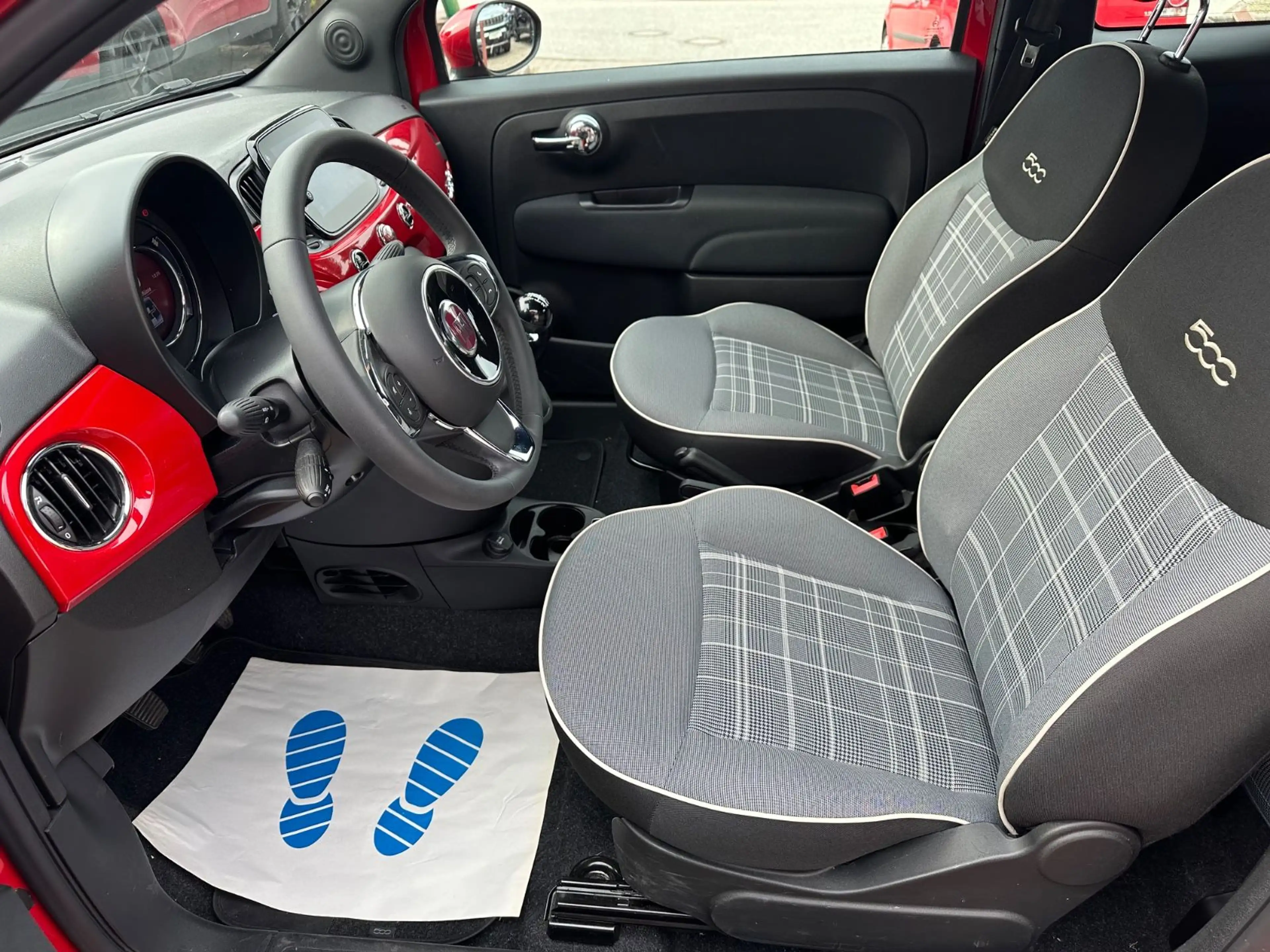 Fiat 500C Lounge/1HD+TZ/PDC/KLIMA/WENIG KM/DAB+/GJR — photo 10