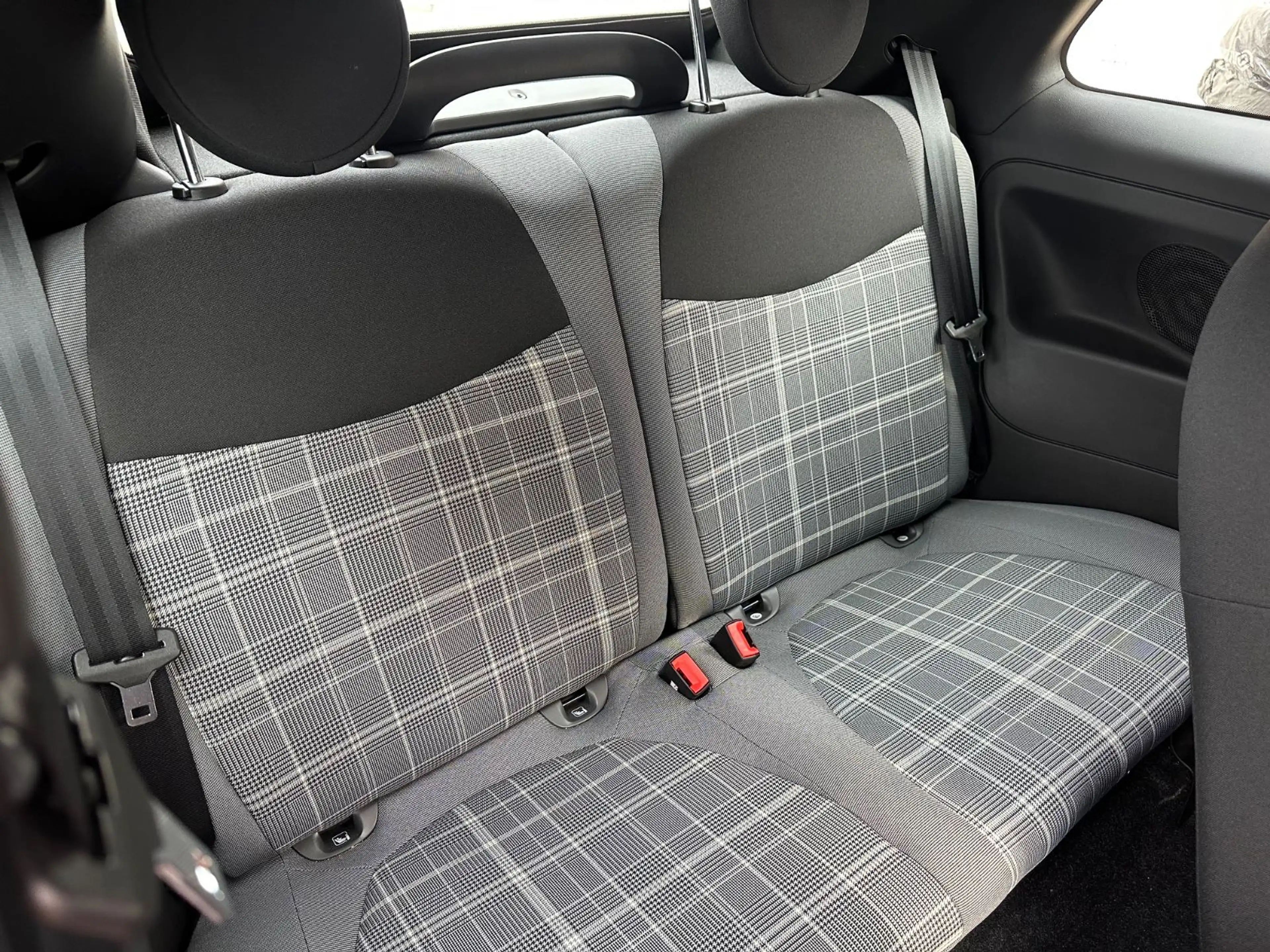 Fiat 500C Lounge/1HD+TZ/PDC/KLIMA/WENIG KM/DAB+/GJR — photo 14