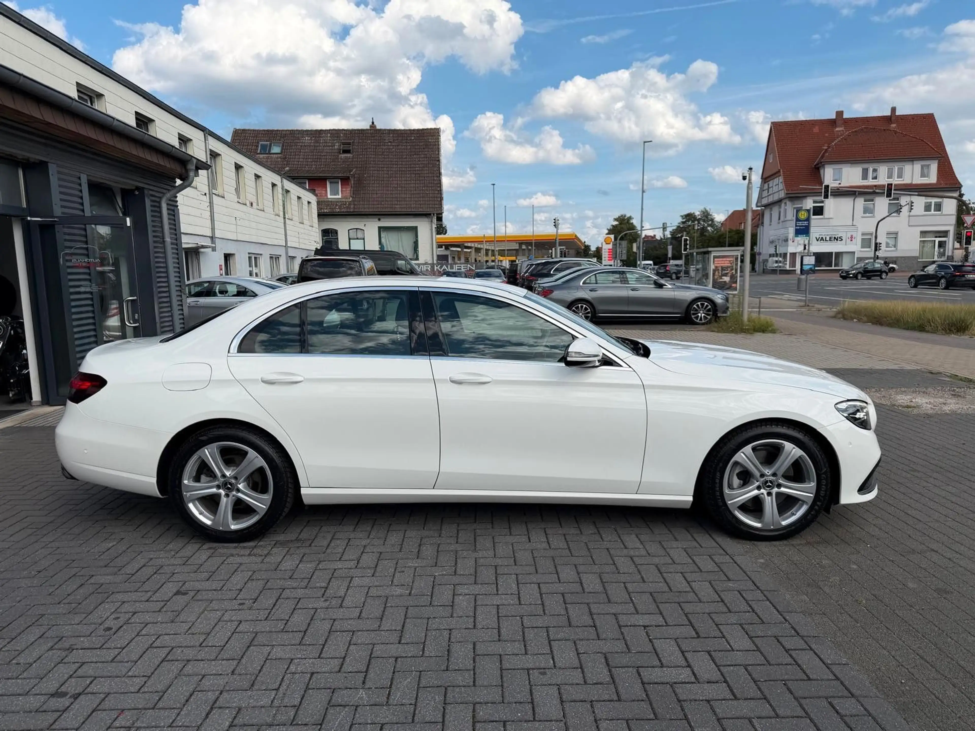 Mercedes-Benz E 220 d Limo. Avantgarde MBUX/KAMERA/2.HAND — photo 7