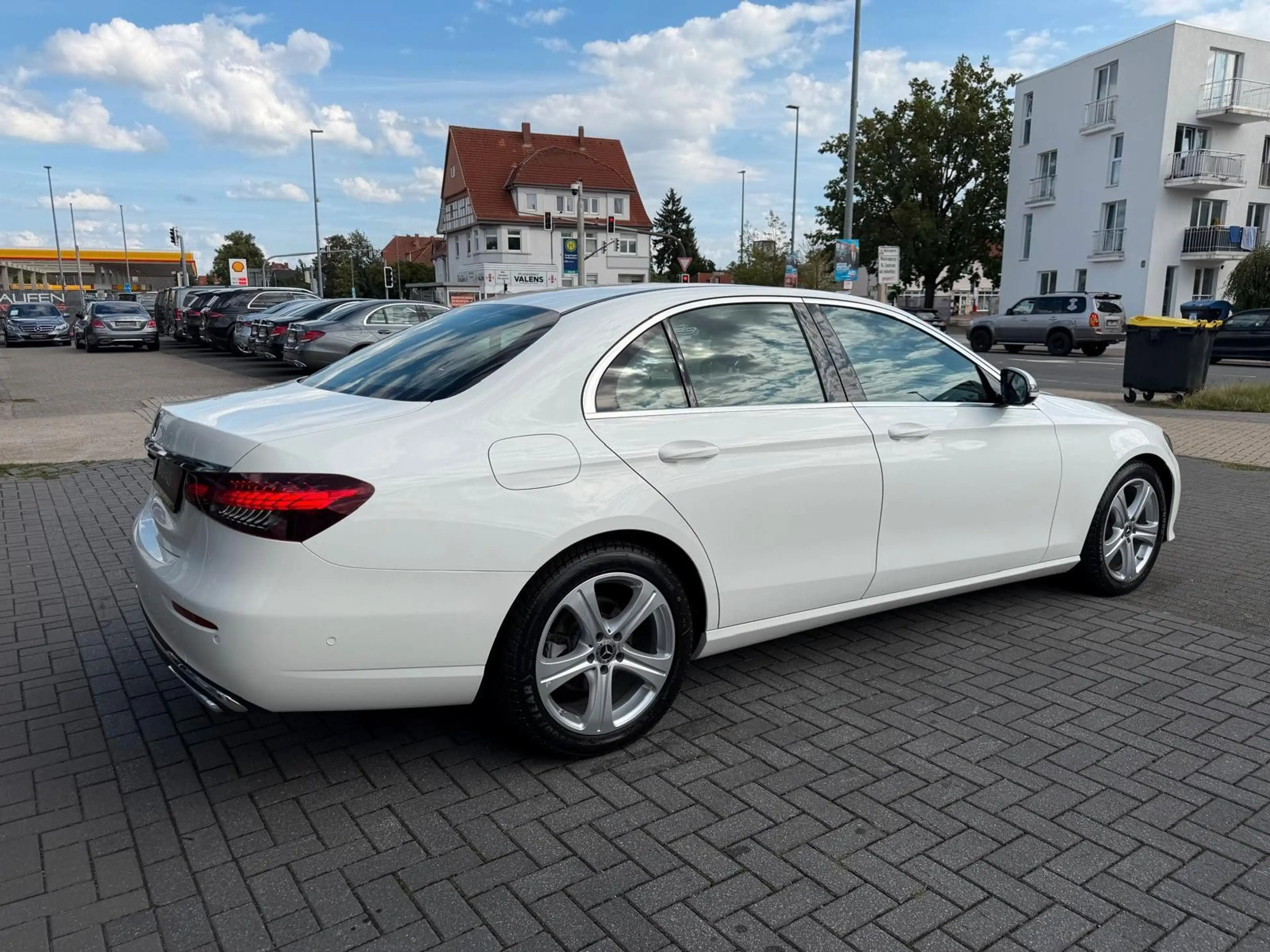 Mercedes-Benz E 220 d Limo. Avantgarde MBUX/KAMERA/2.HAND — photo 8