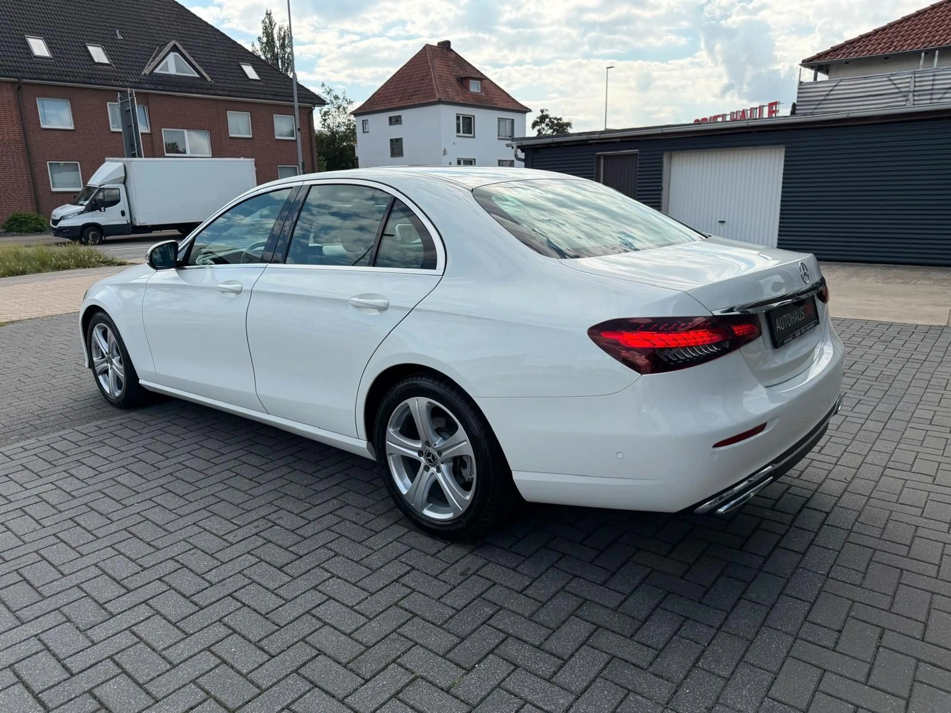 Mercedes-Benz E 220 d Limo. Avantgarde MBUX/KAMERA/2.HAND — photo 13