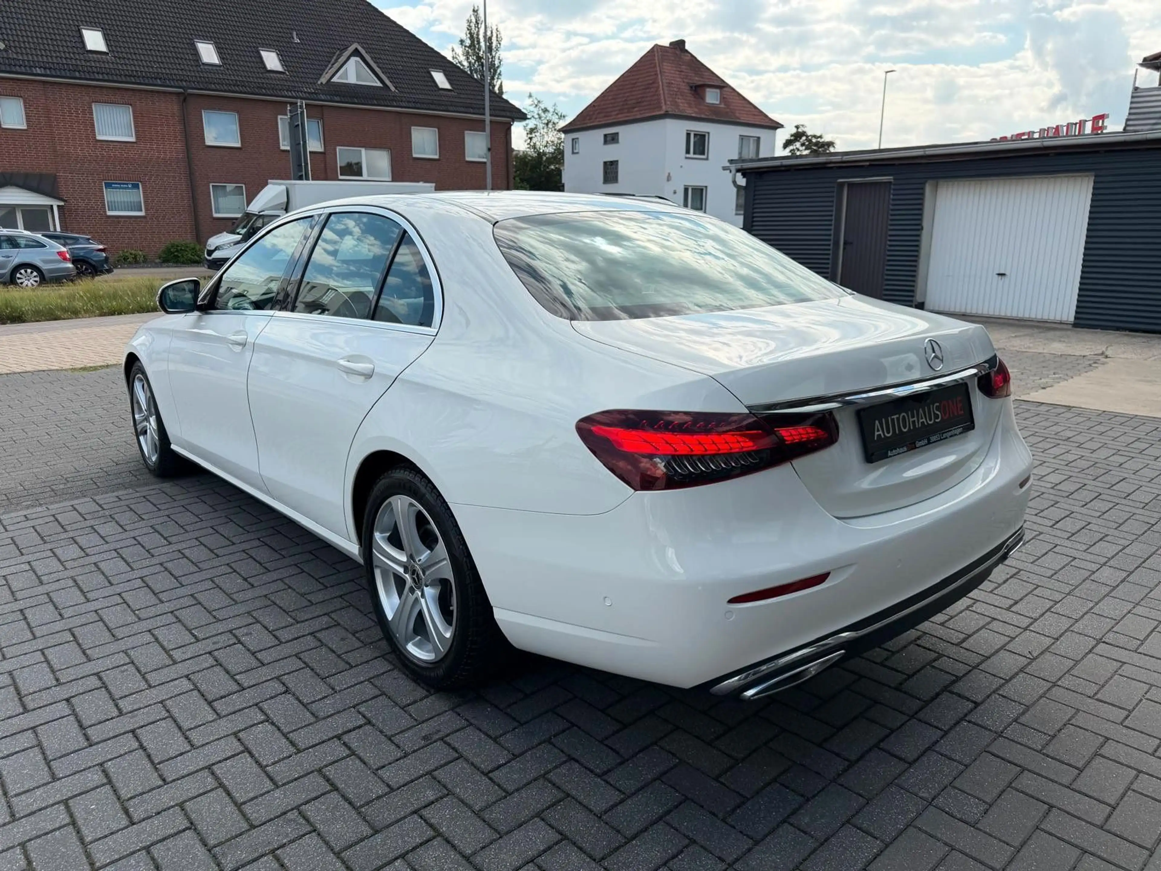 Mercedes-Benz E 220 d Limo. Avantgarde MBUX/KAMERA/2.HAND — photo 12